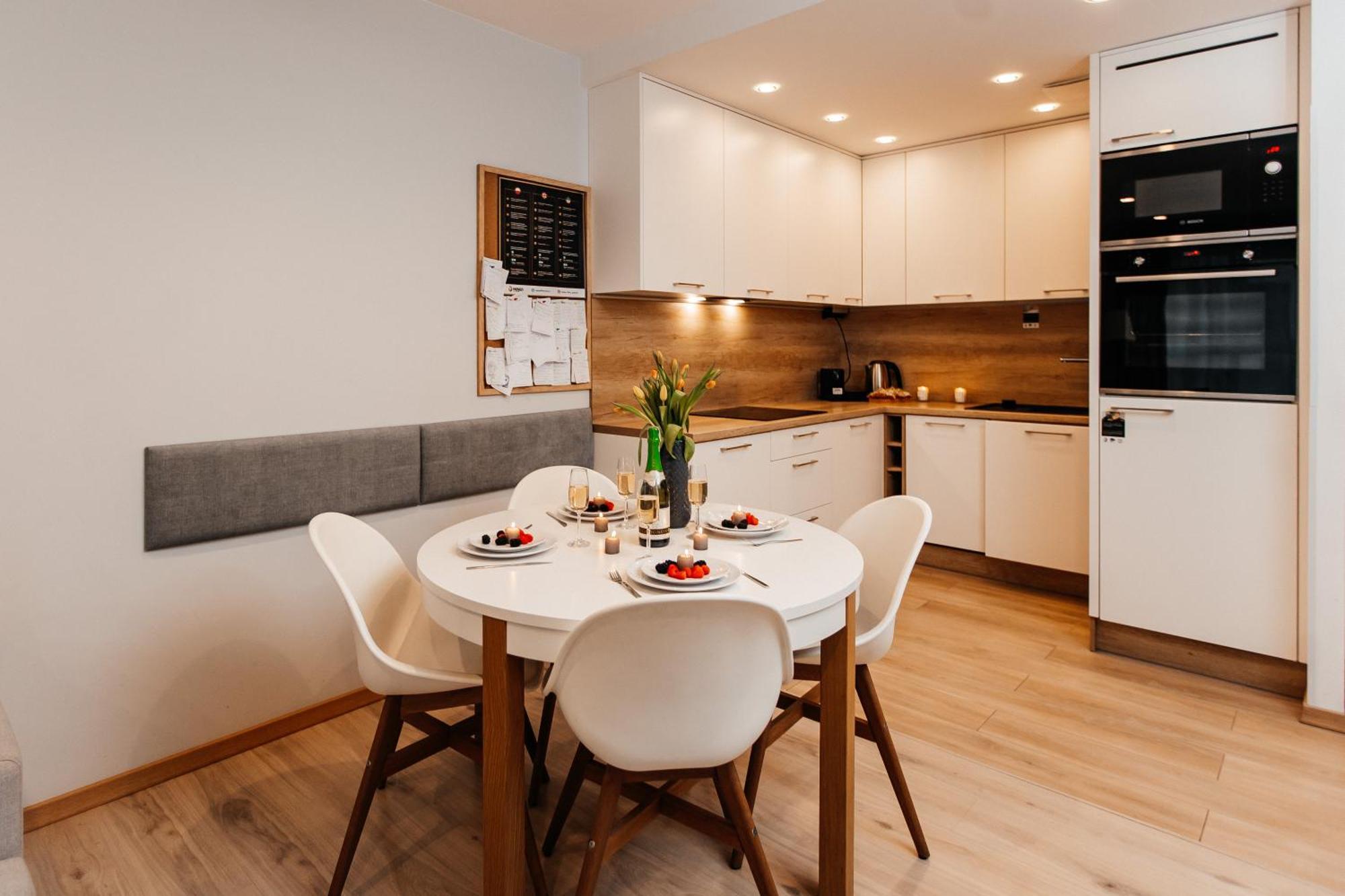 Apartment Maya's Flats & 42 - Swietej Barbary *