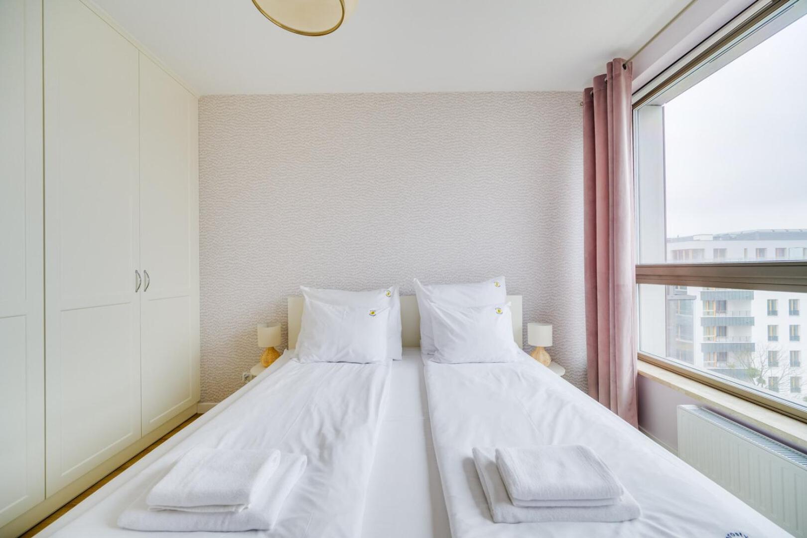 Prostywynajem Garrison Skyline Parking Apartment Gdansk