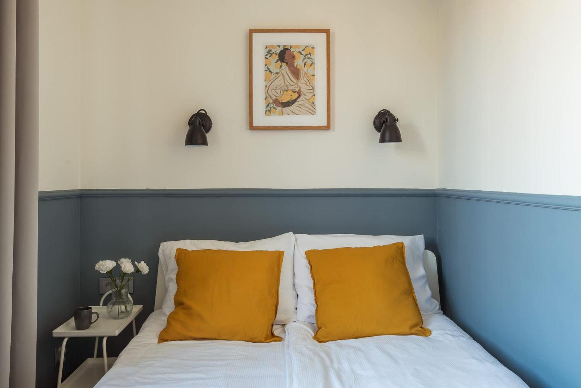 Cozy With Balcony Near Old Town By Rent Like *