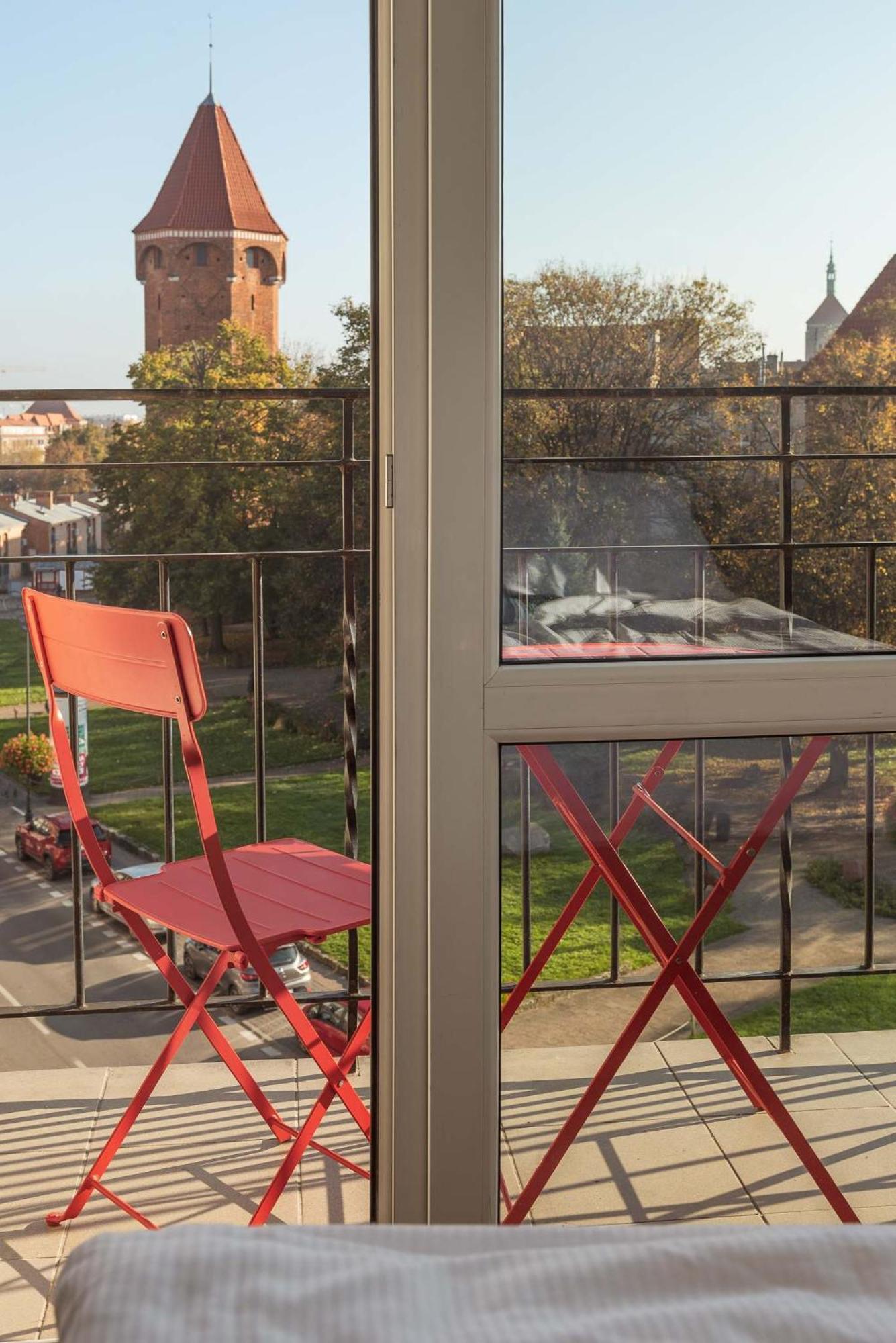 Huoneisto Cozy With Balcony Near Old Town By Rent Like