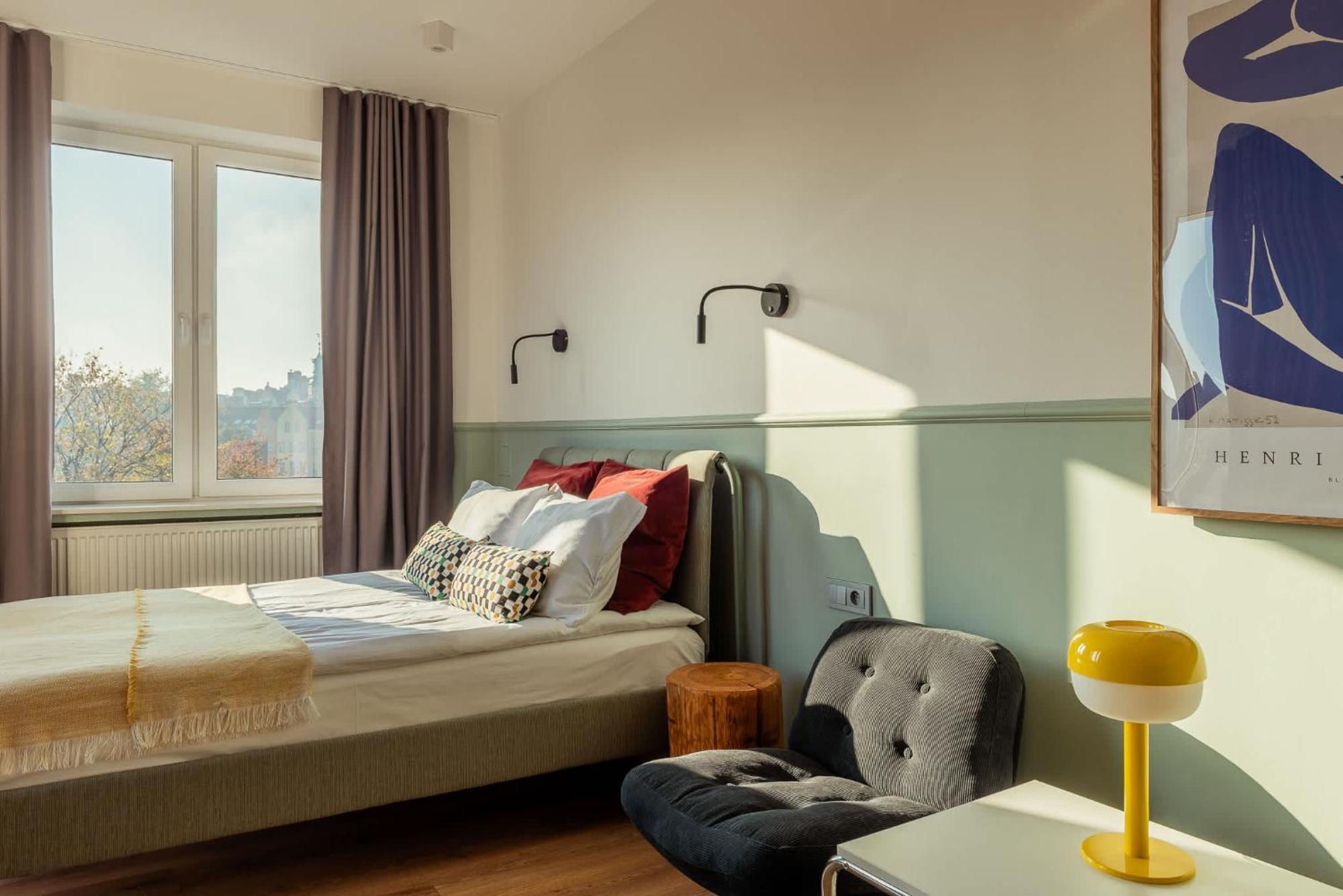 Huoneisto Cozy With Balcony Near Old Town By Rent Like