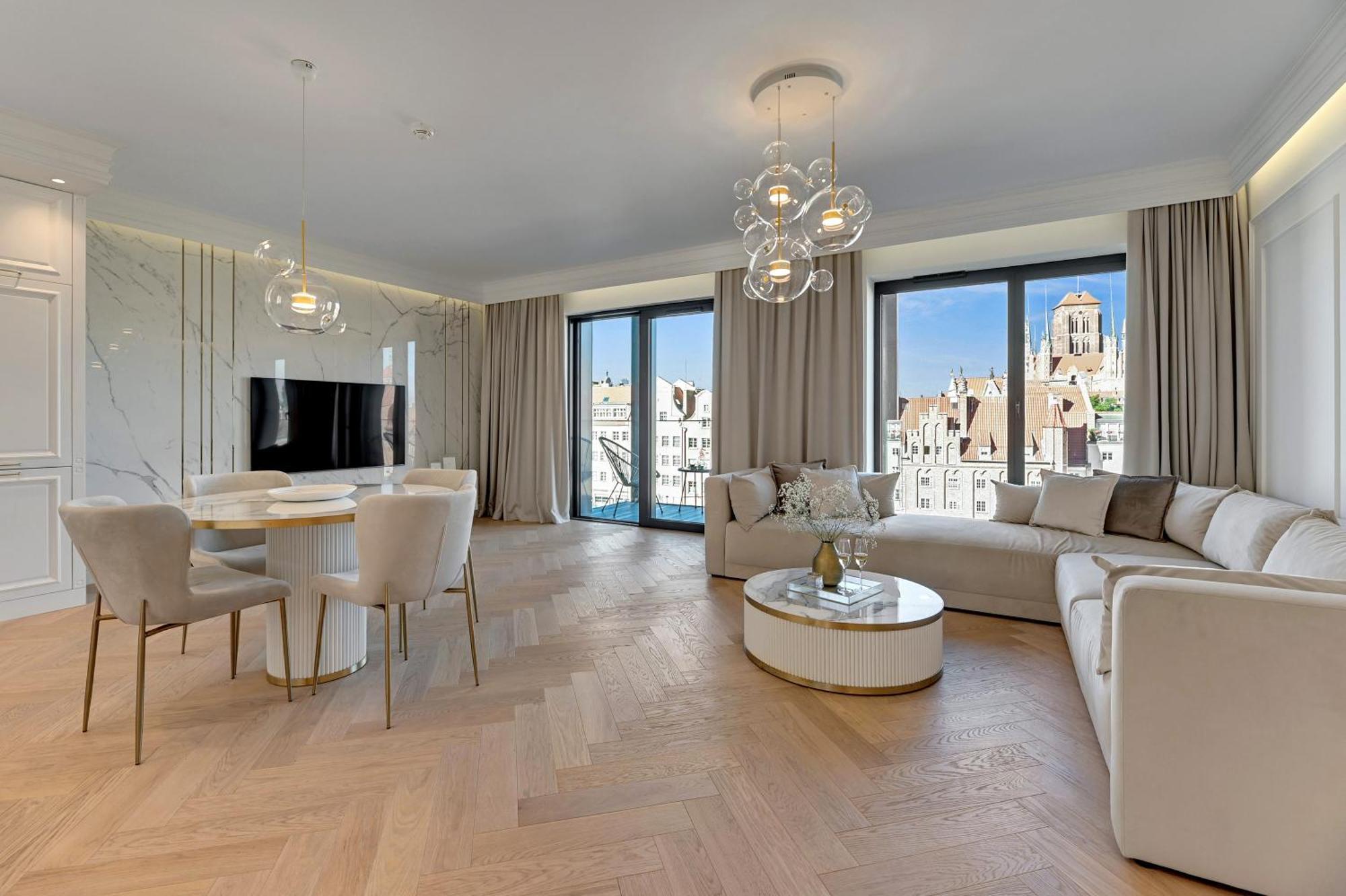 Deo Plaza Premium Suites, Riverside & Radisson By Downtown Gdańsk