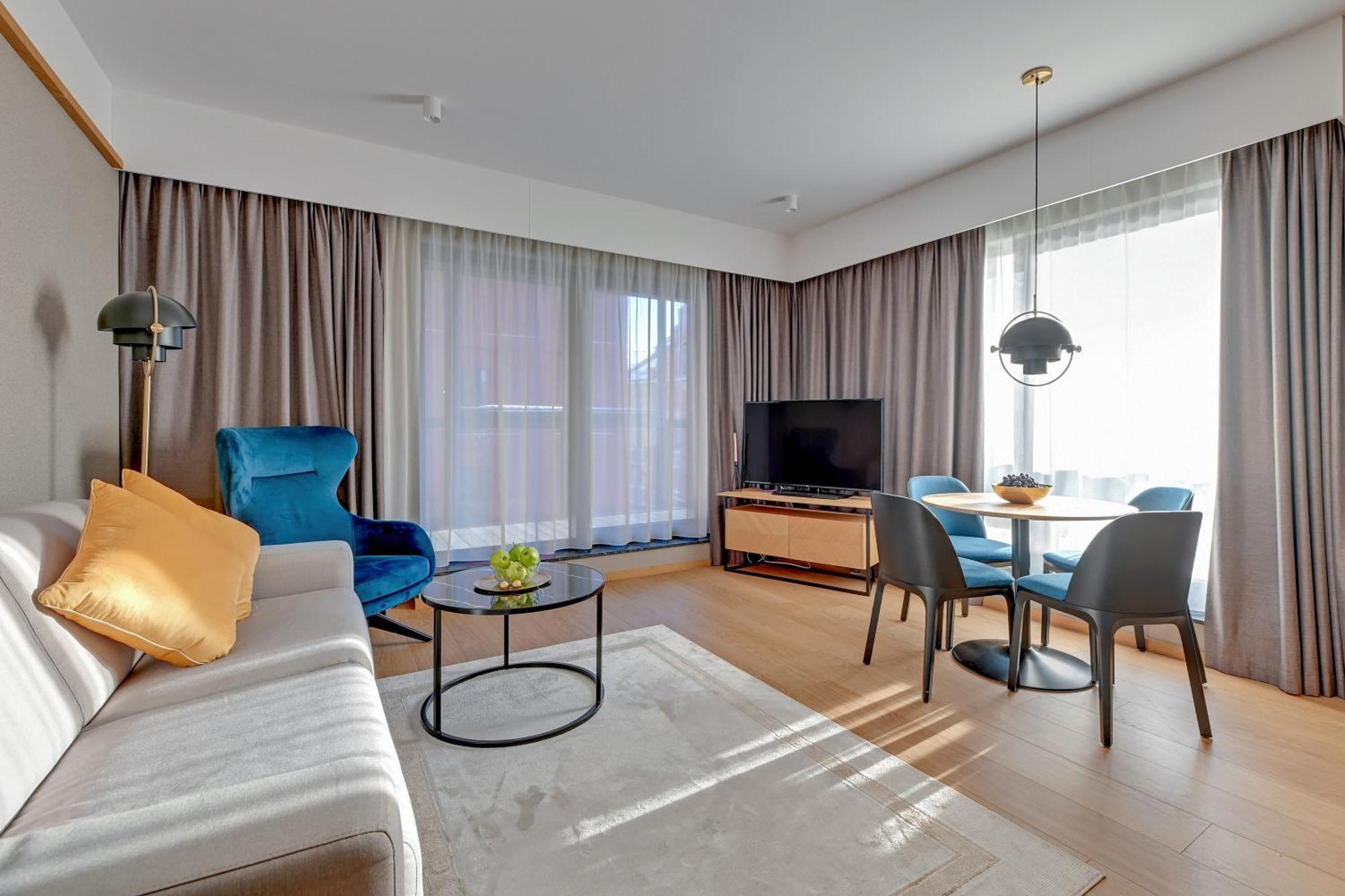 Deo Plaza Premium Suites, Riverside & Radisson By Downtown Apartment *