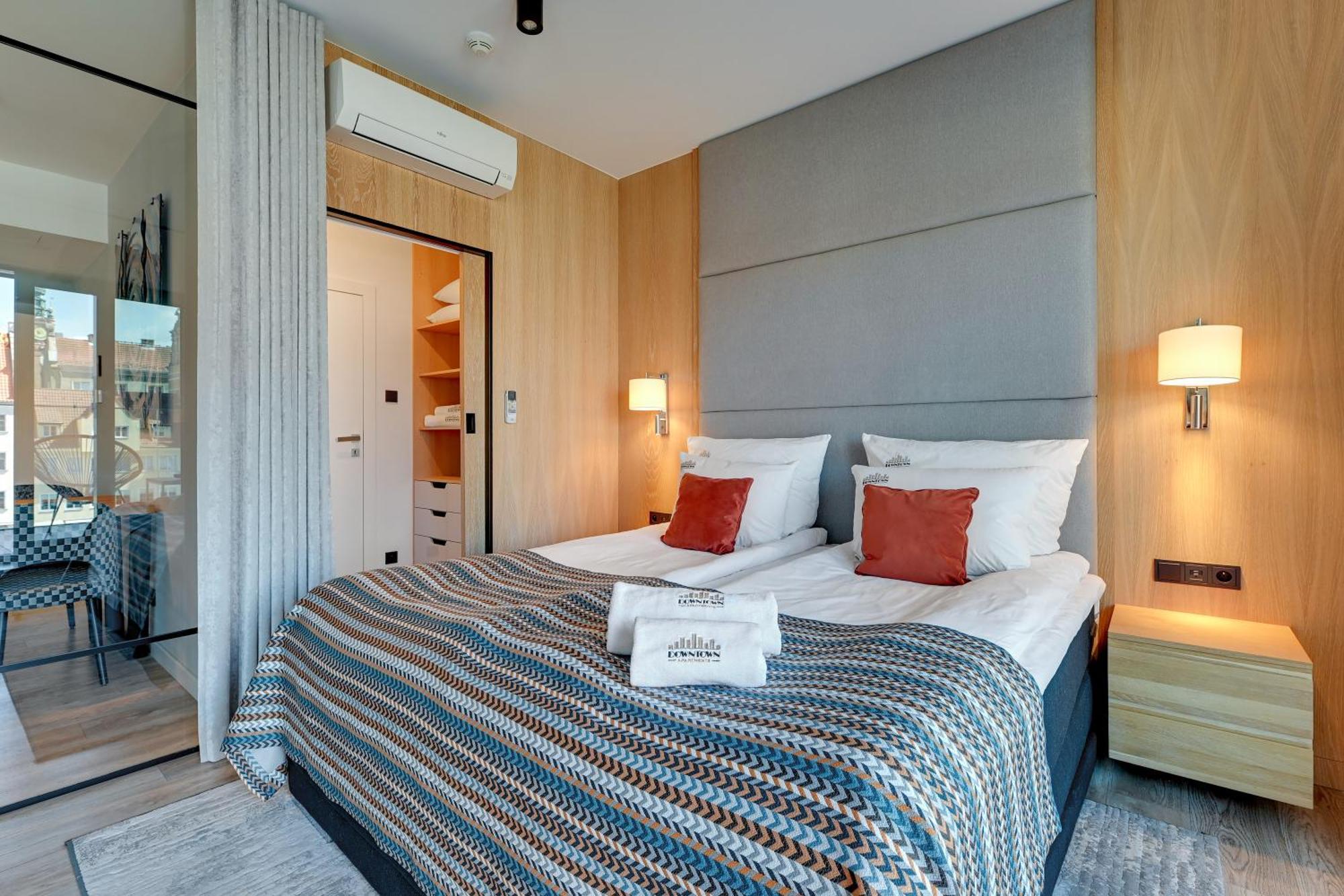 Deo Plaza Premium Suites, Riverside & Radisson By Downtown Gdańsk