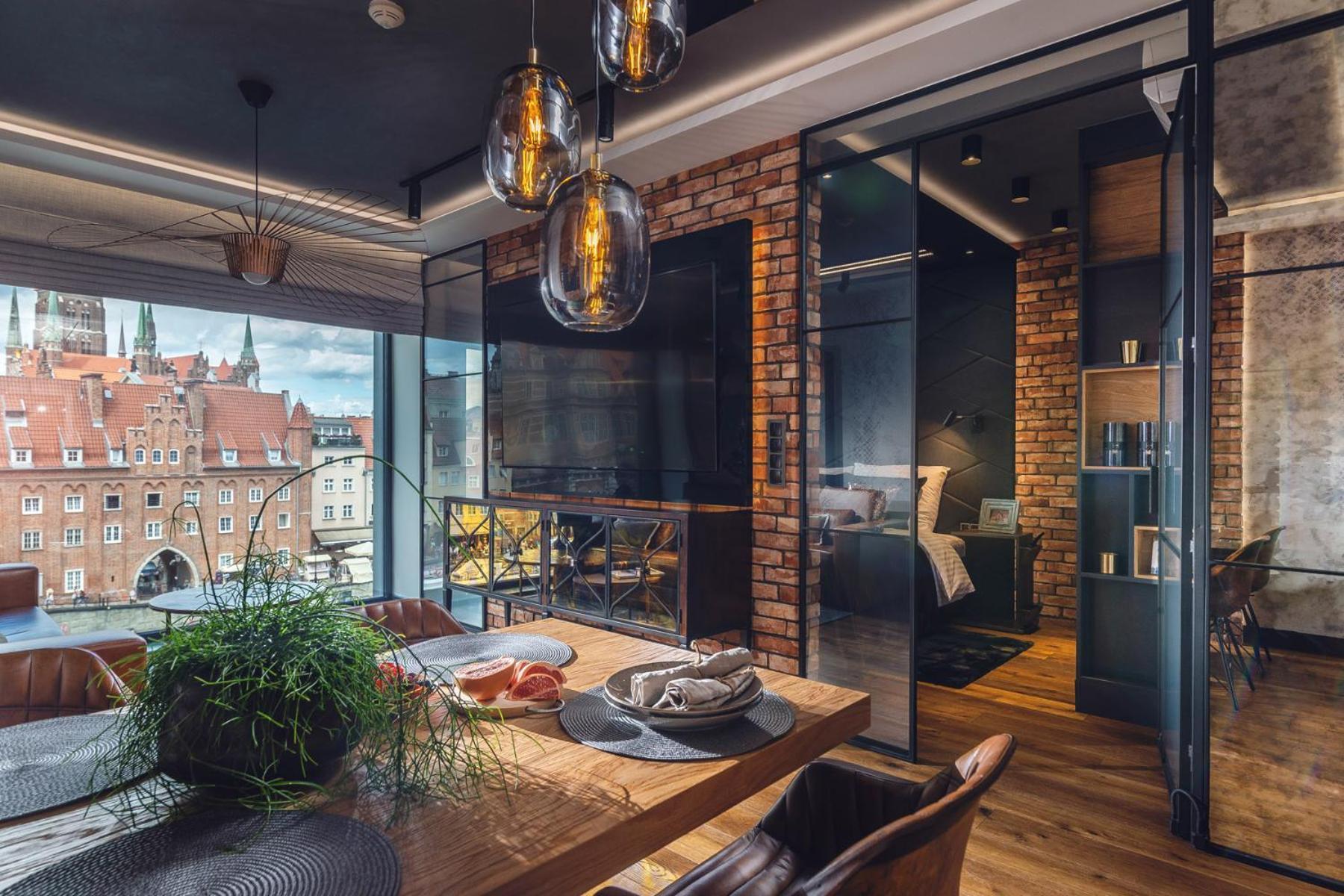 Deo Plaza Premium Suites, Riverside & Radisson By Downtown *