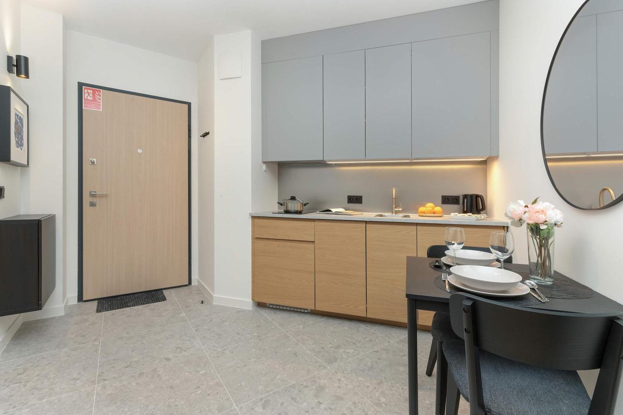 Modern & Bright With Garden By Rent Like
