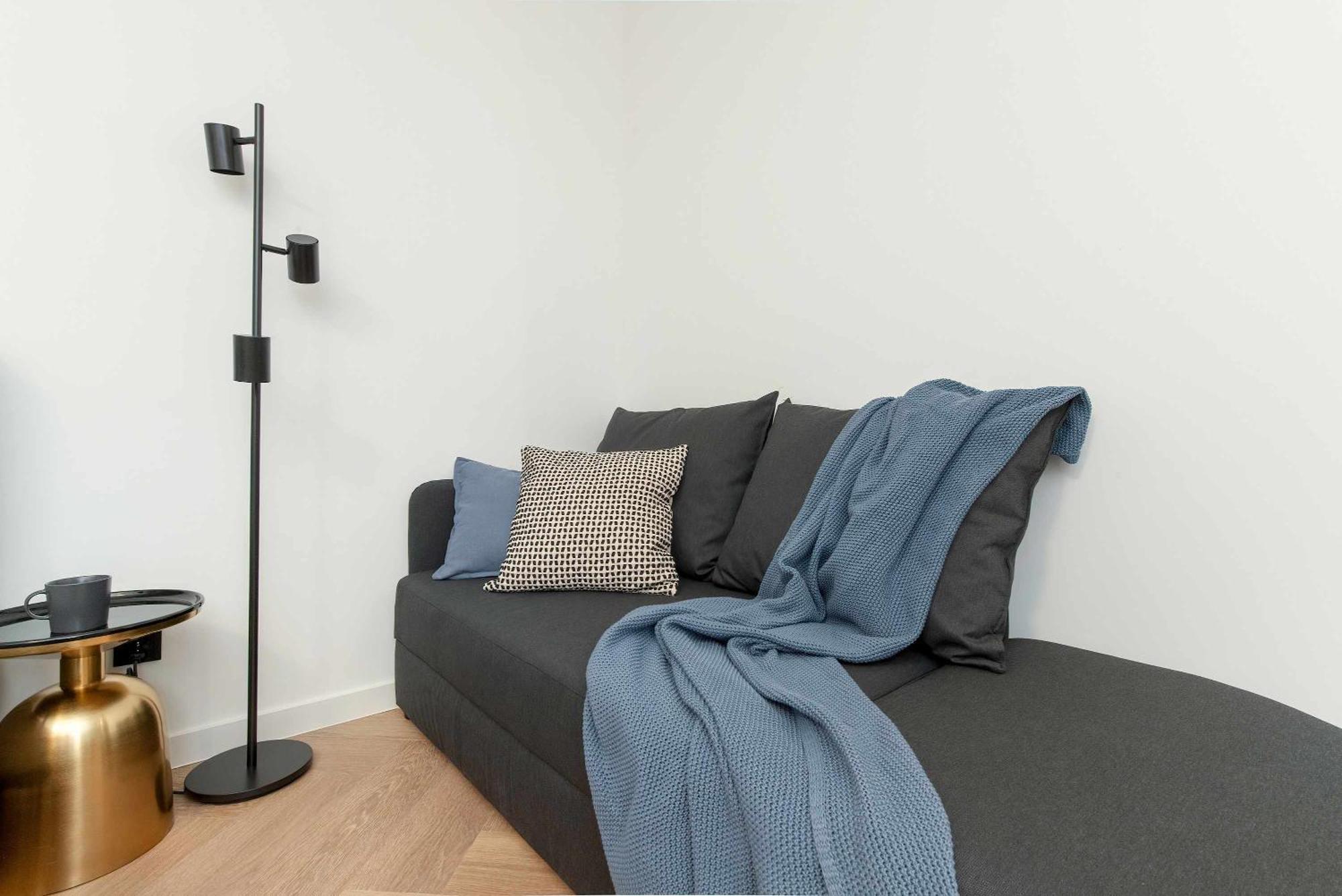 Modern & Bright With Garden By Rent Like Apartment