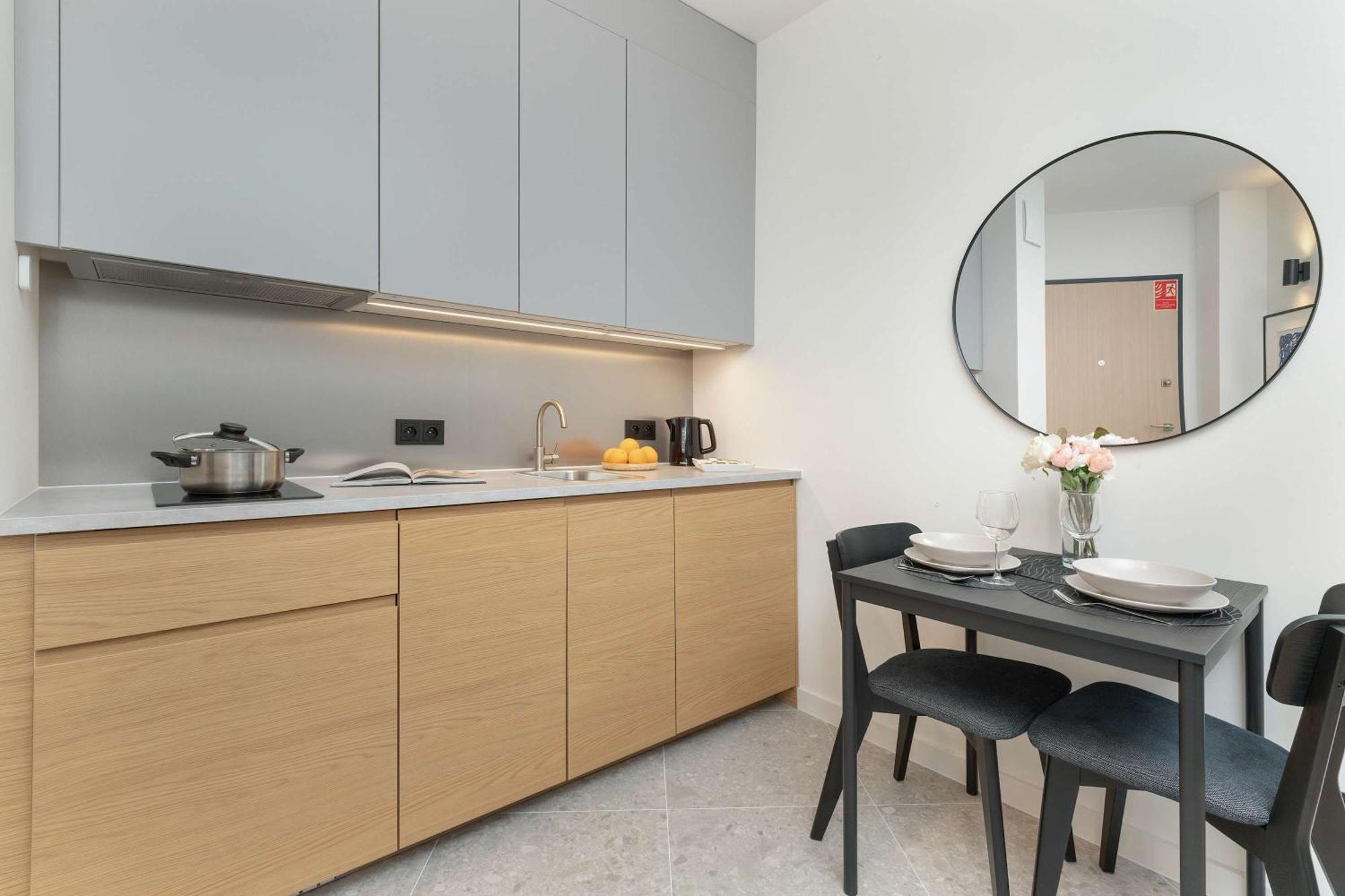 Apartment Modern & Bright With Garden By Rent Like