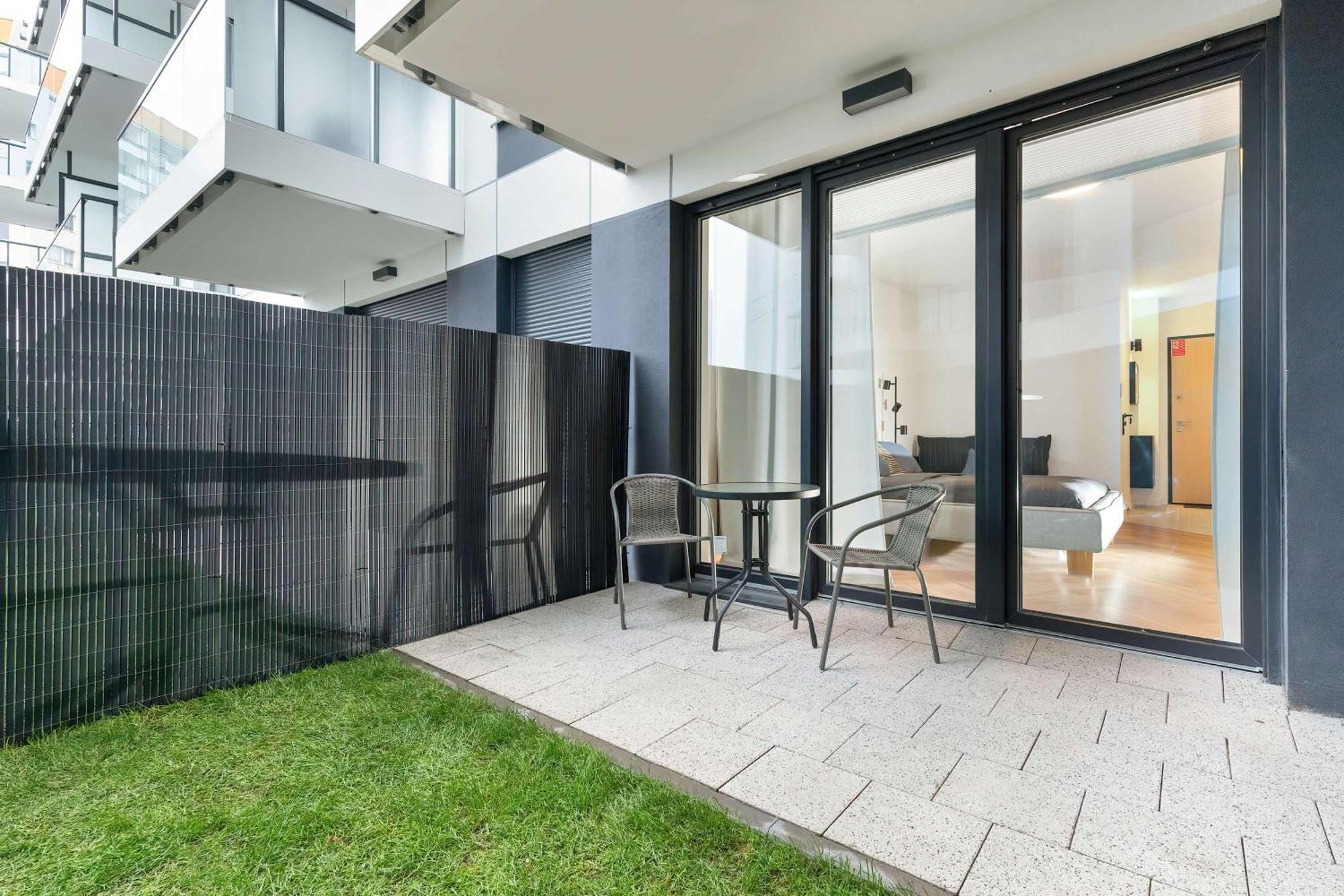 Modern & Bright With Garden By Rent Like Apartment *