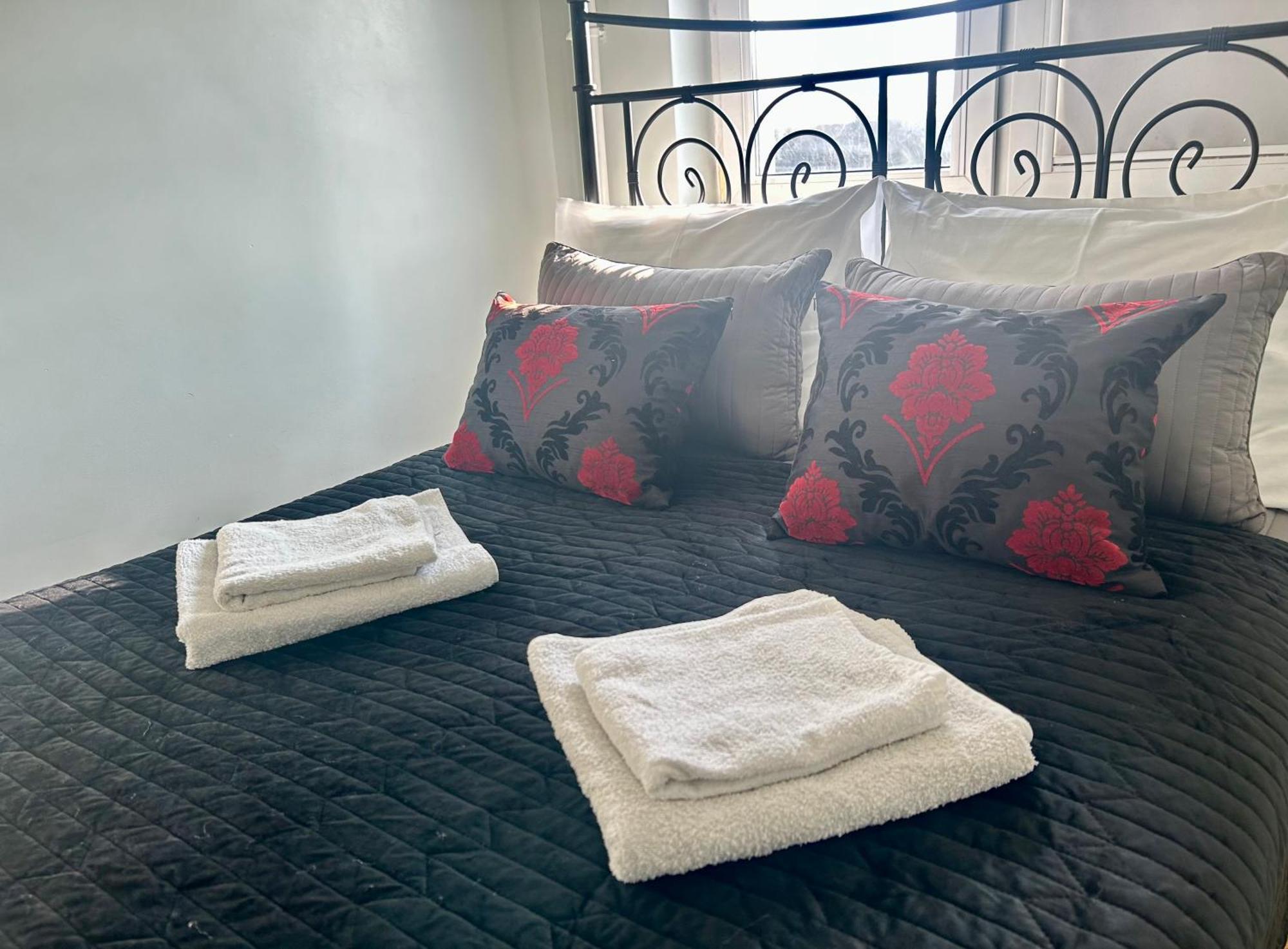 White Pearl Apartment
