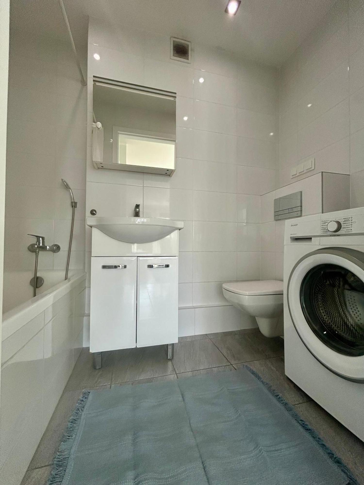 White Pearl Apartment