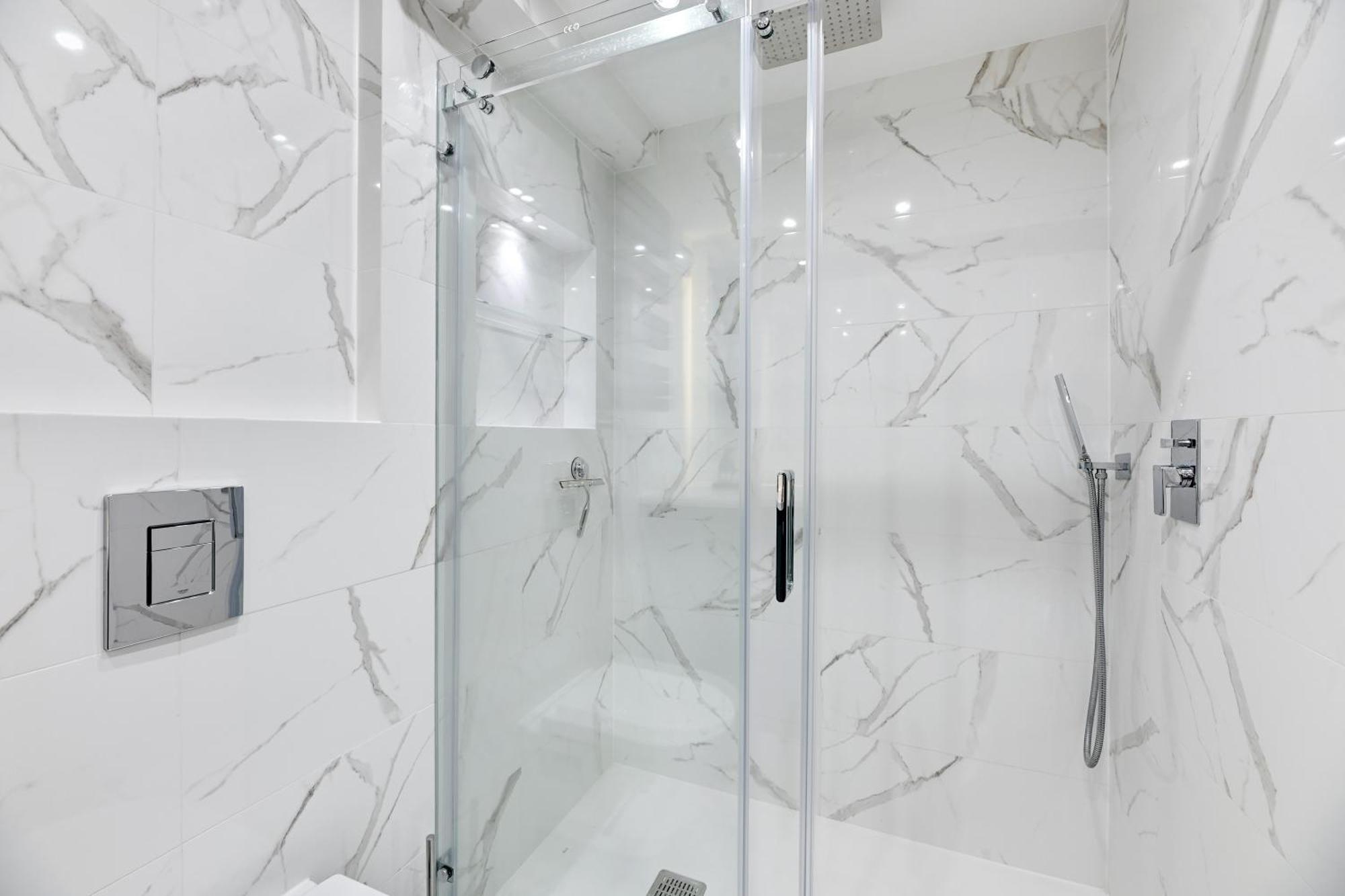 Elegant And Comfortable In Dom & House Apartment