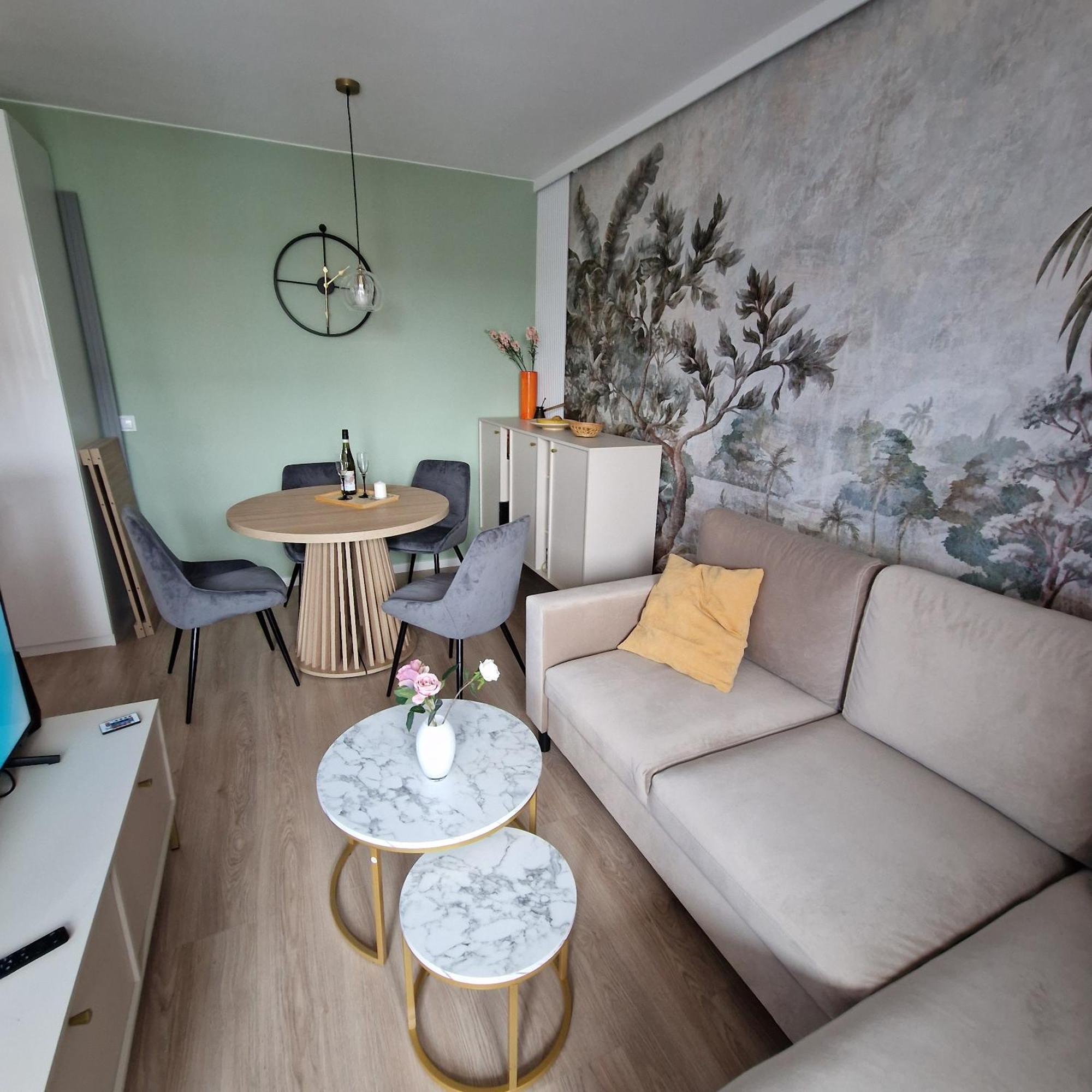 Broniewskiego 6 Apartment *