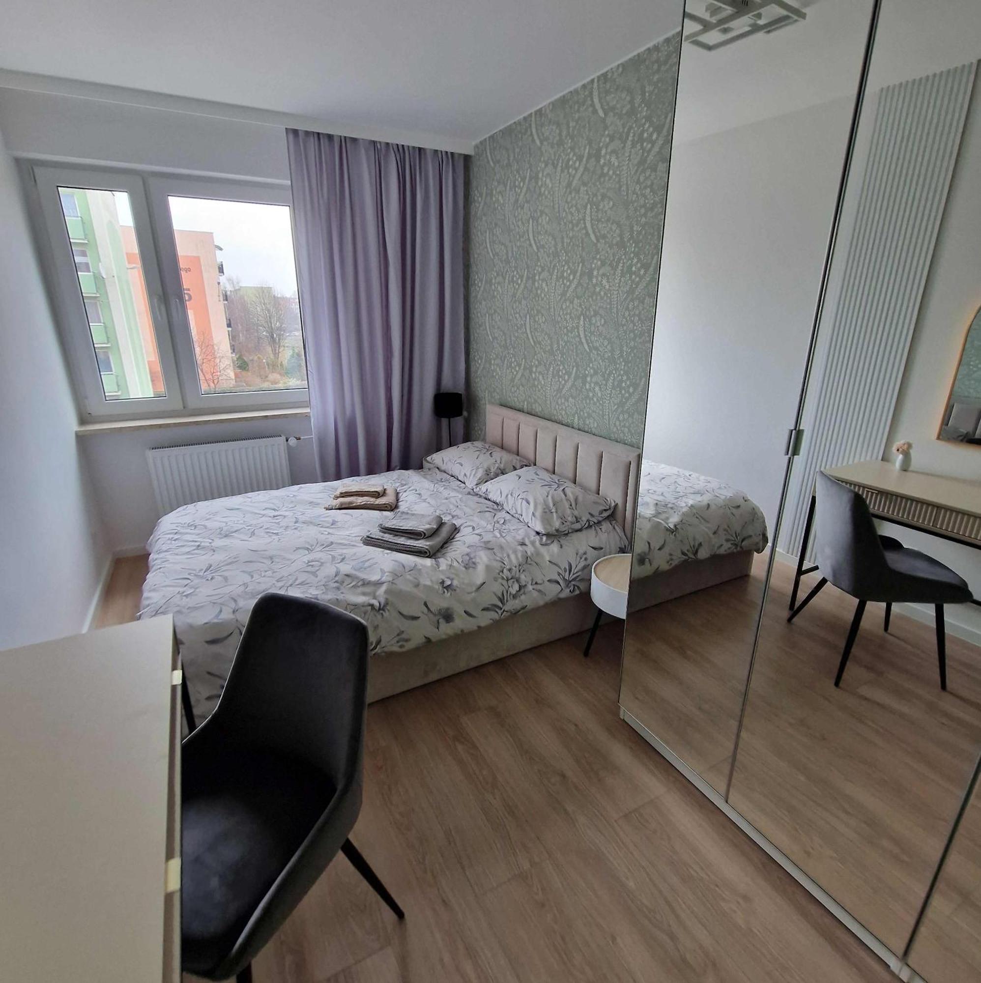 Apartment Broniewskiego 6 *