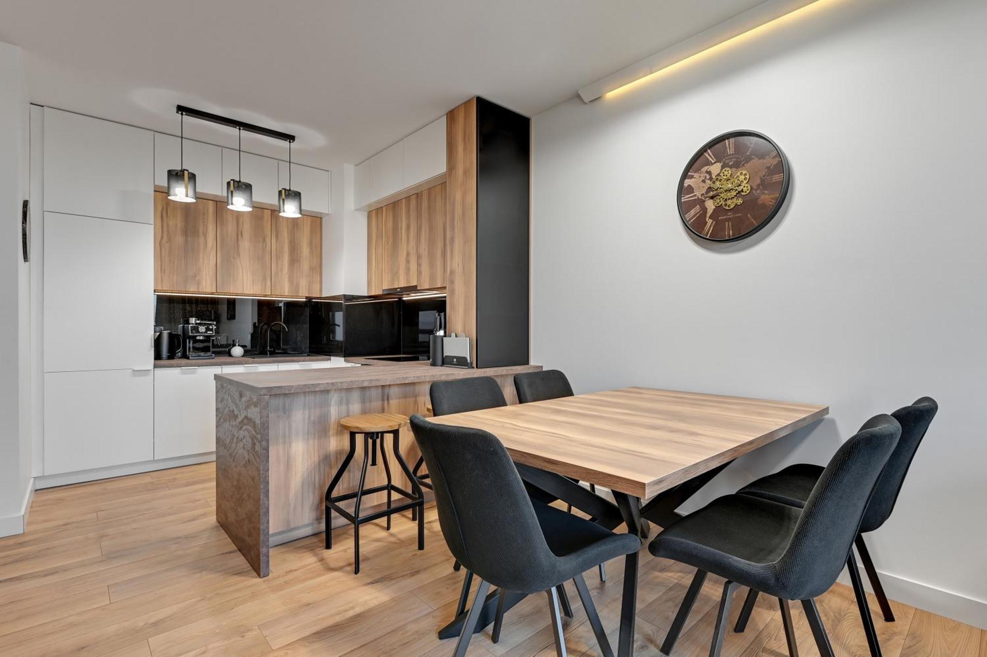 Bulvar Premium With Parking By Lion Gdansk
