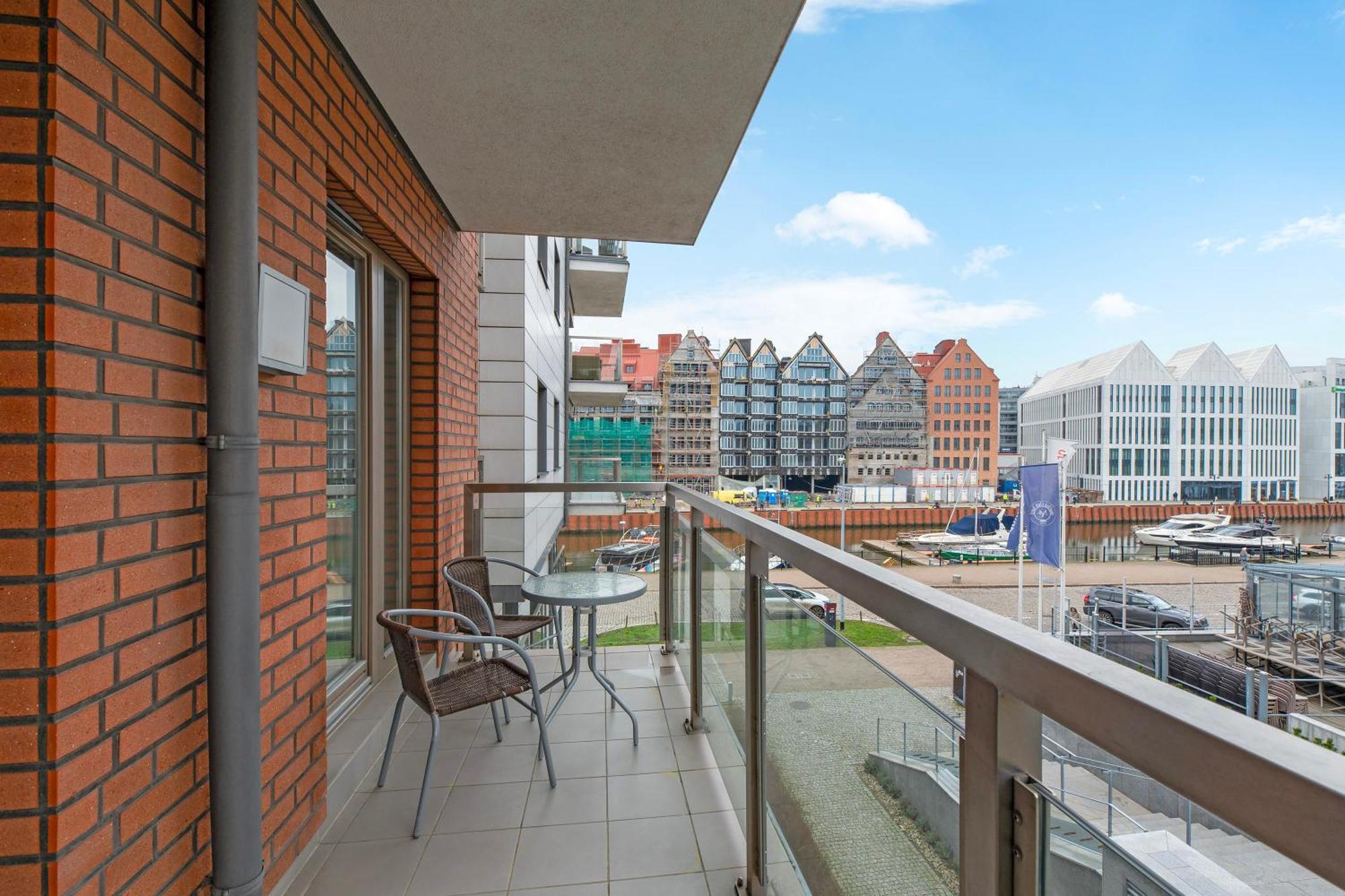 Apartment Dom & House Szafarnia Modern On The Motlawa River Gdansk