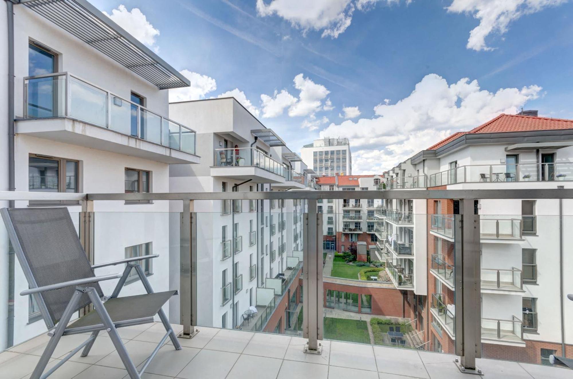 Apartment Dom & House Szafarnia Modern On The Motlawa River Gdansk