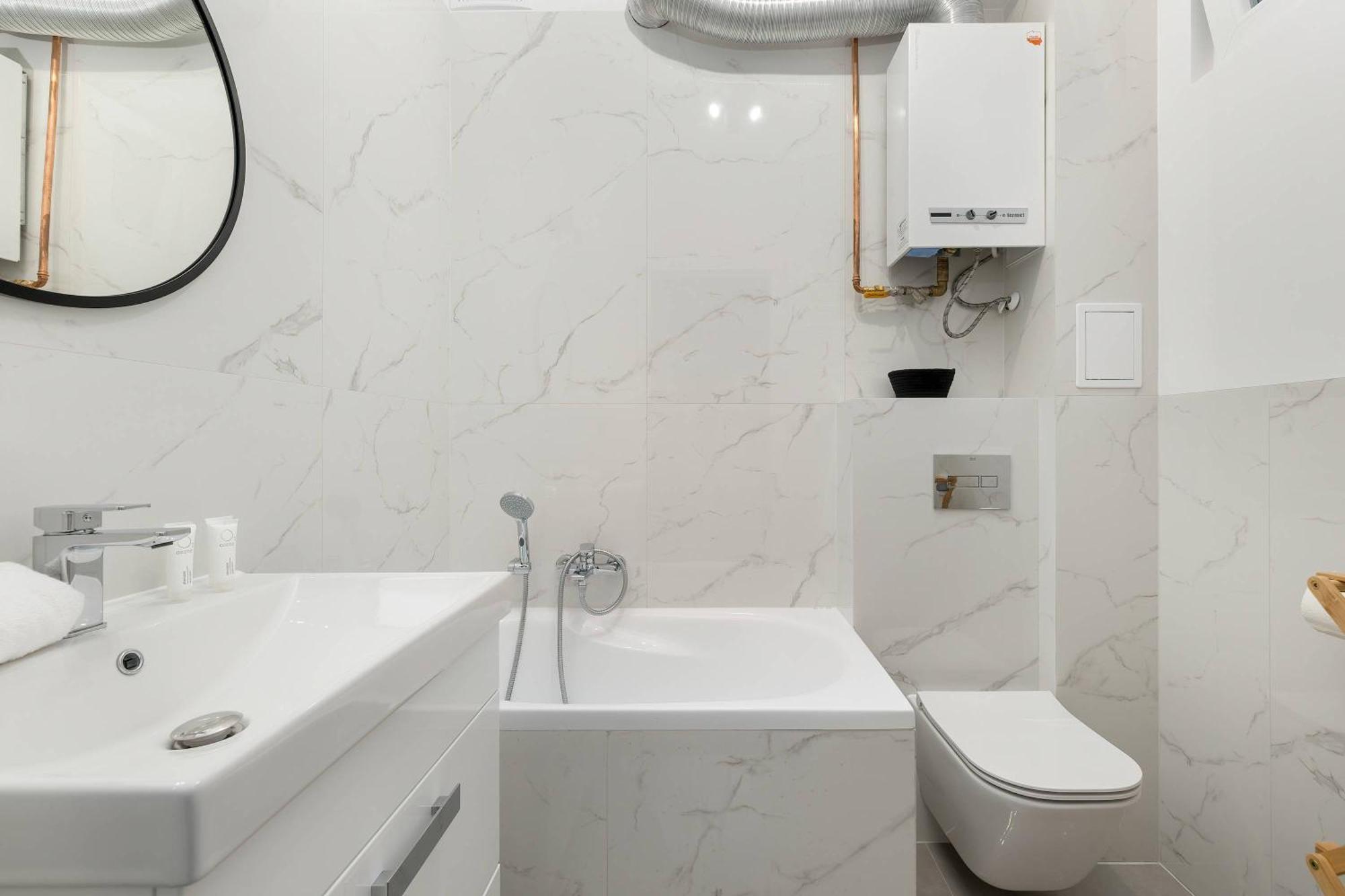 Raclawicka Modern For 4 Guests By Renters Apartment Gdansk
