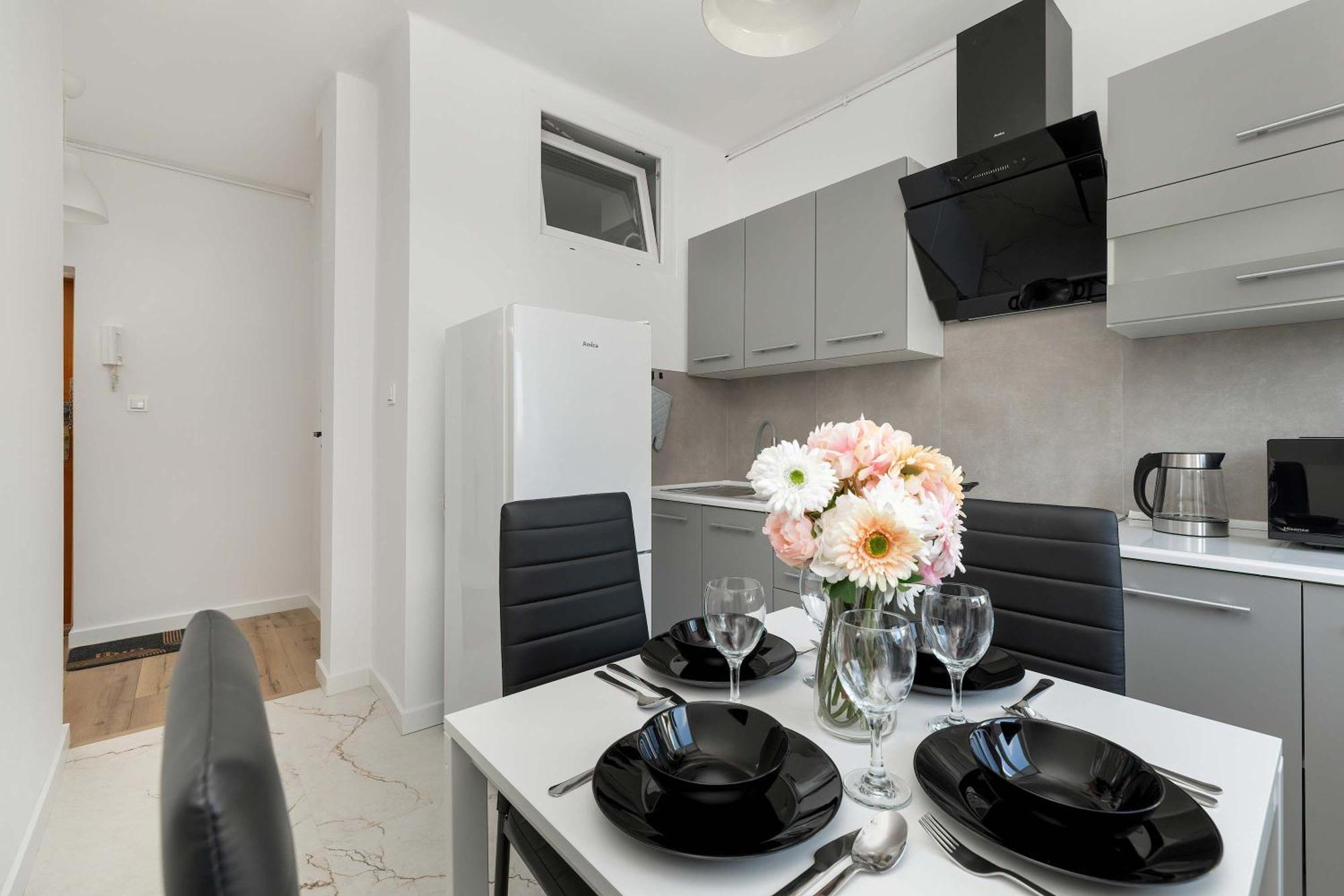 Apartment Raclawicka Modern For 4 Guests By Renters *