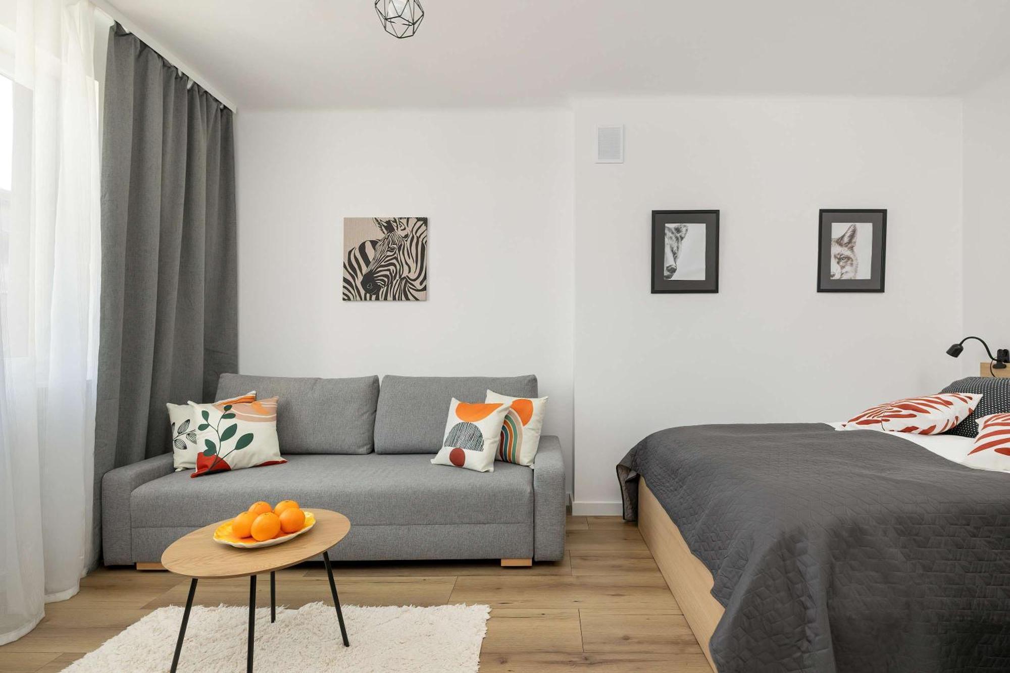 Raclawicka Modern For 4 Guests By Renters Apartment *