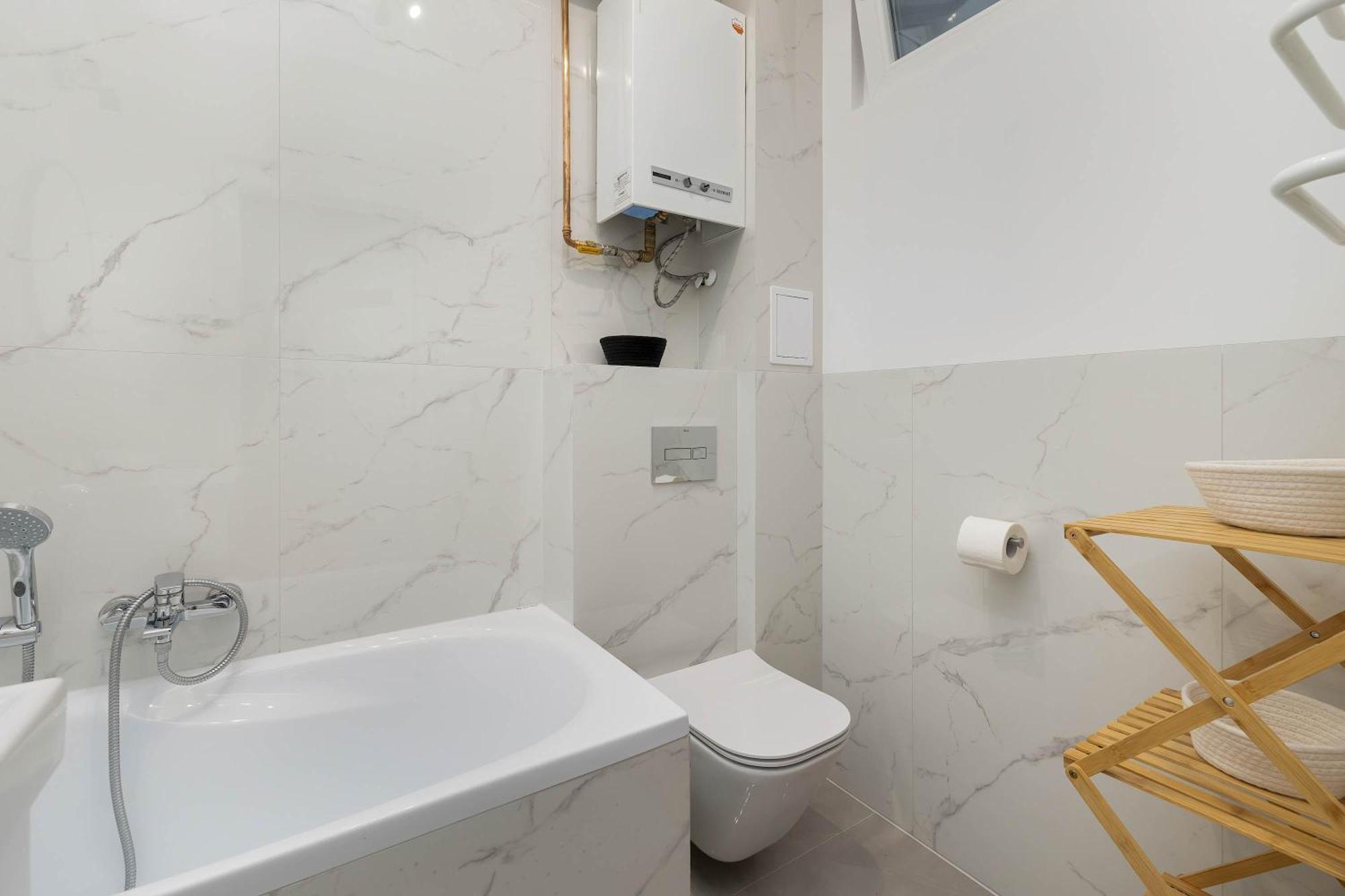 Raclawicka Modern For 4 Guests By Renters *