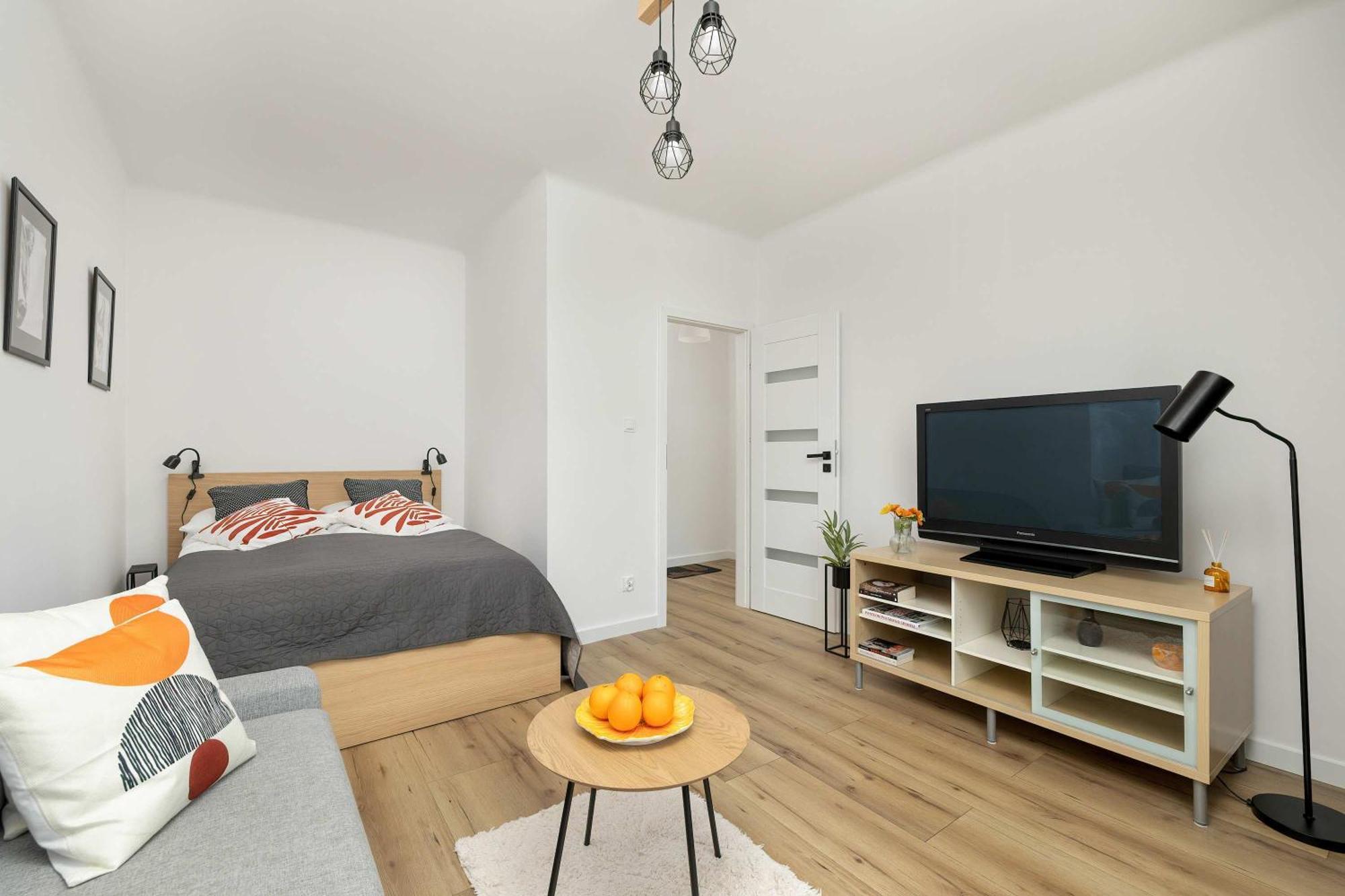 Raclawicka Modern For 4 Guests By Renters Apartment