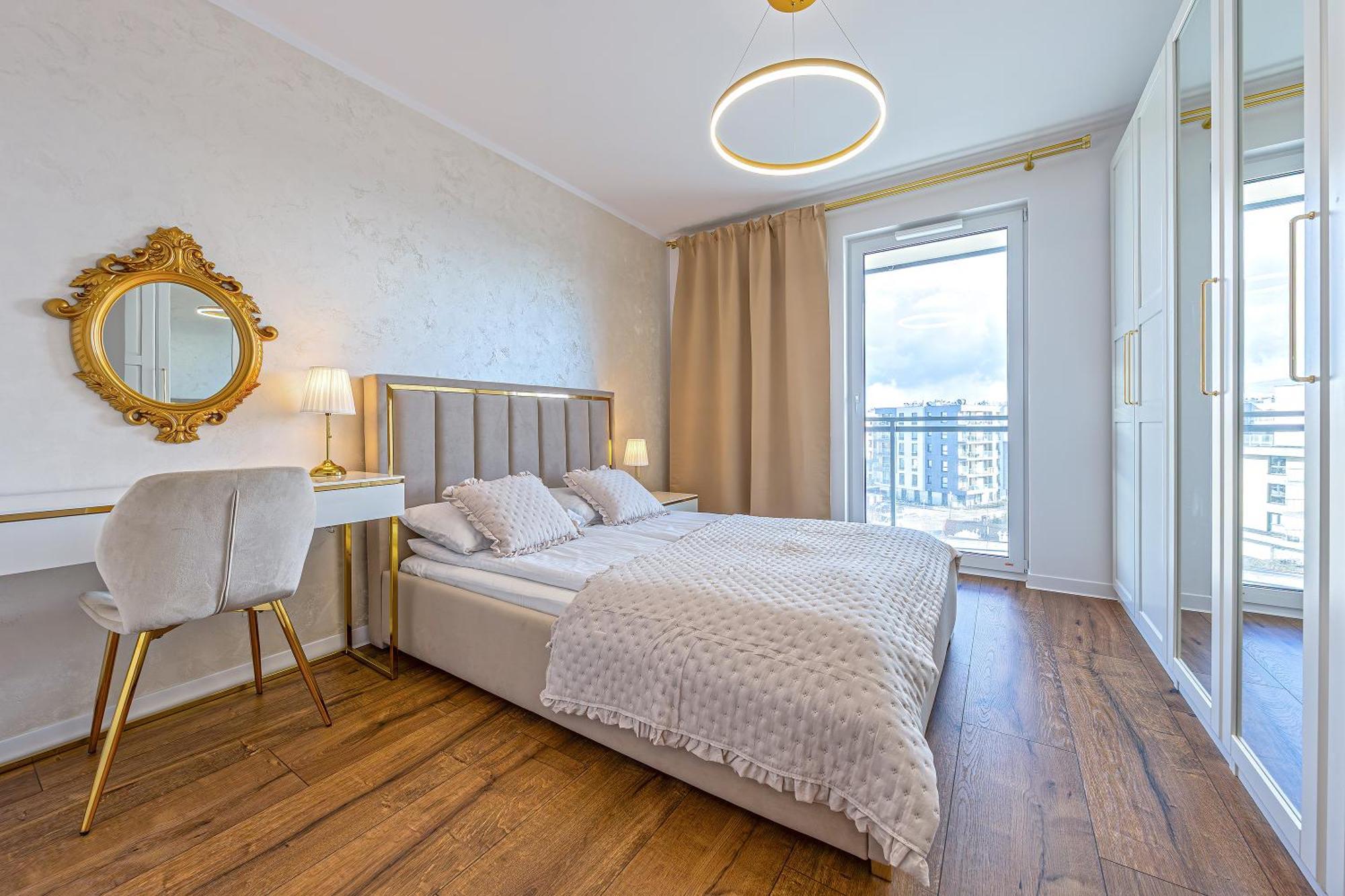 House Managers - Lighthouse Gdansk
