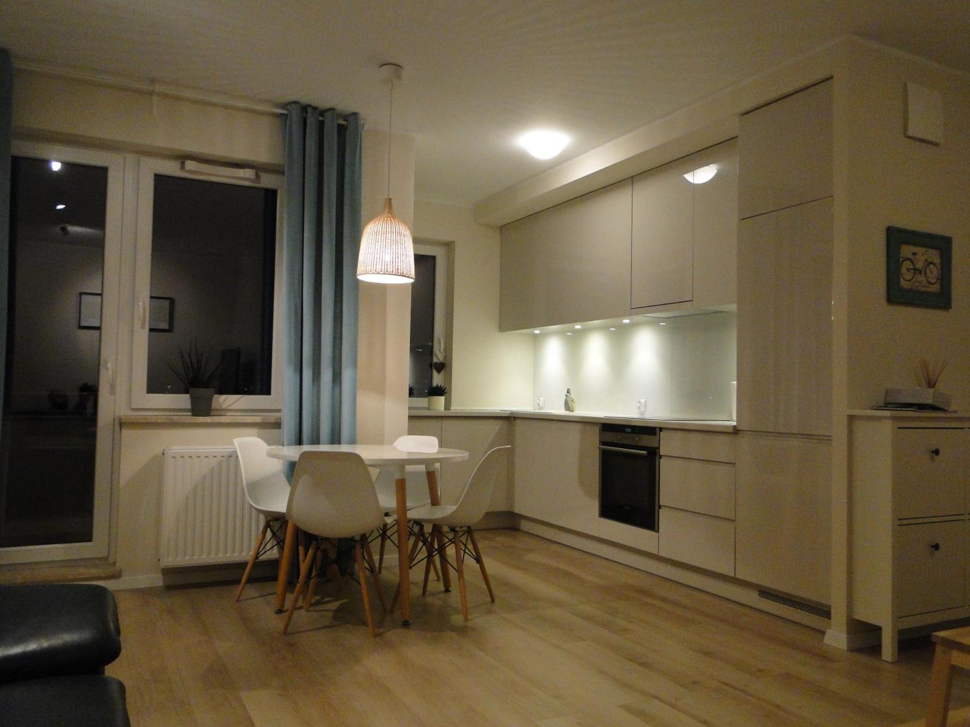 Aviator - Acco Rent *