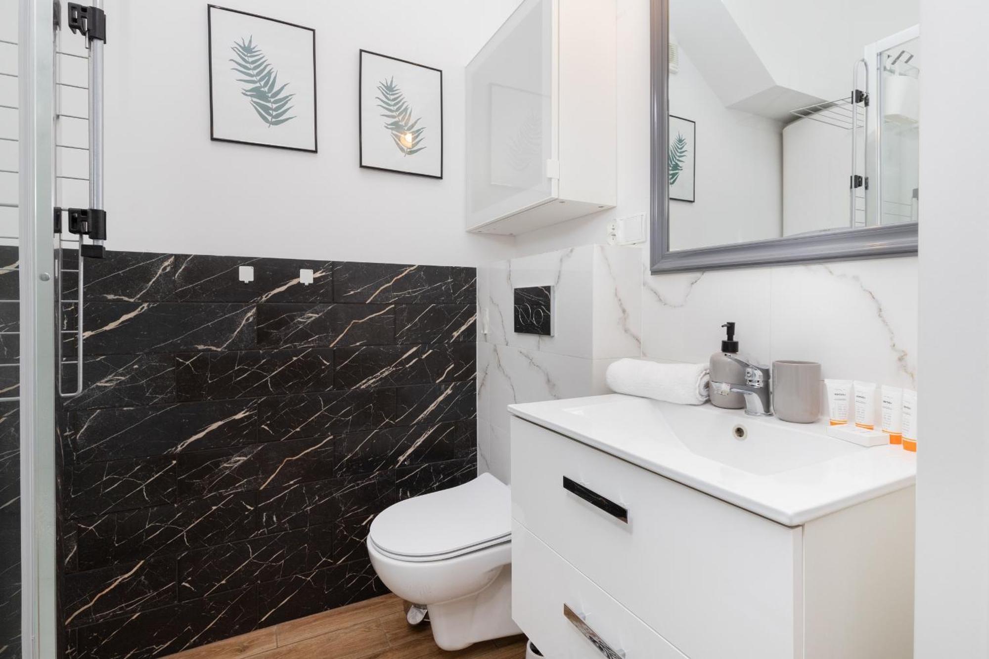 Apartment Beautiful & Comfortable Spacious In By Renters *
