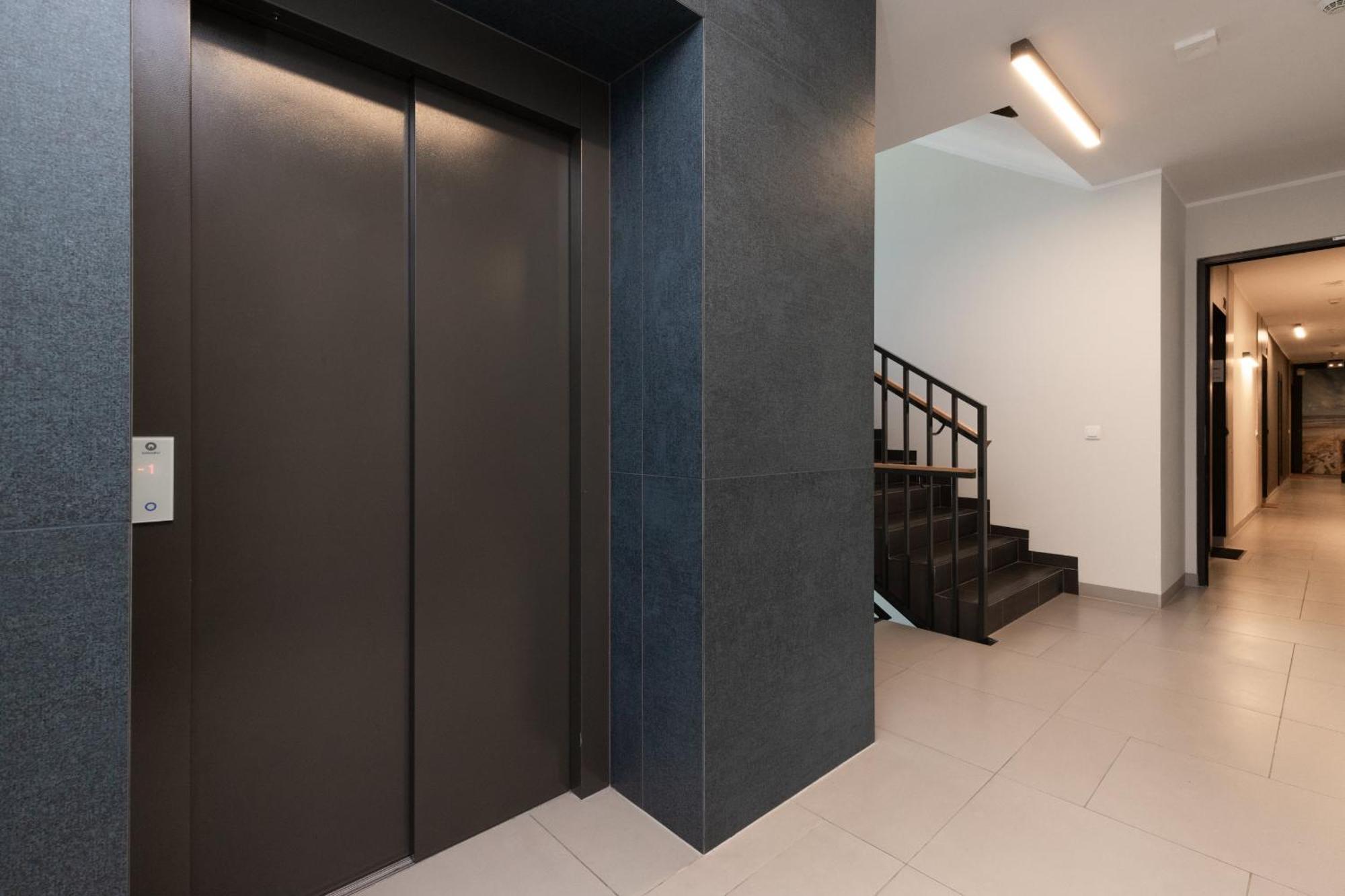 Apartment Starowiejska With Balcony Next To Arena Stadium By Renters *