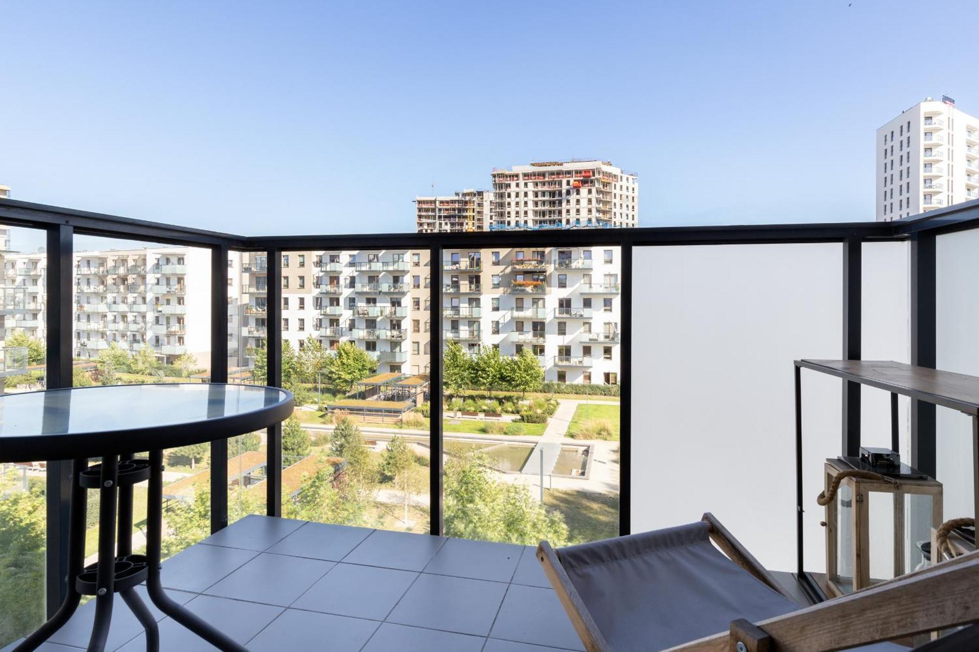 Apartment Starowiejska With Balcony Next To Arena Stadium By Renters *
