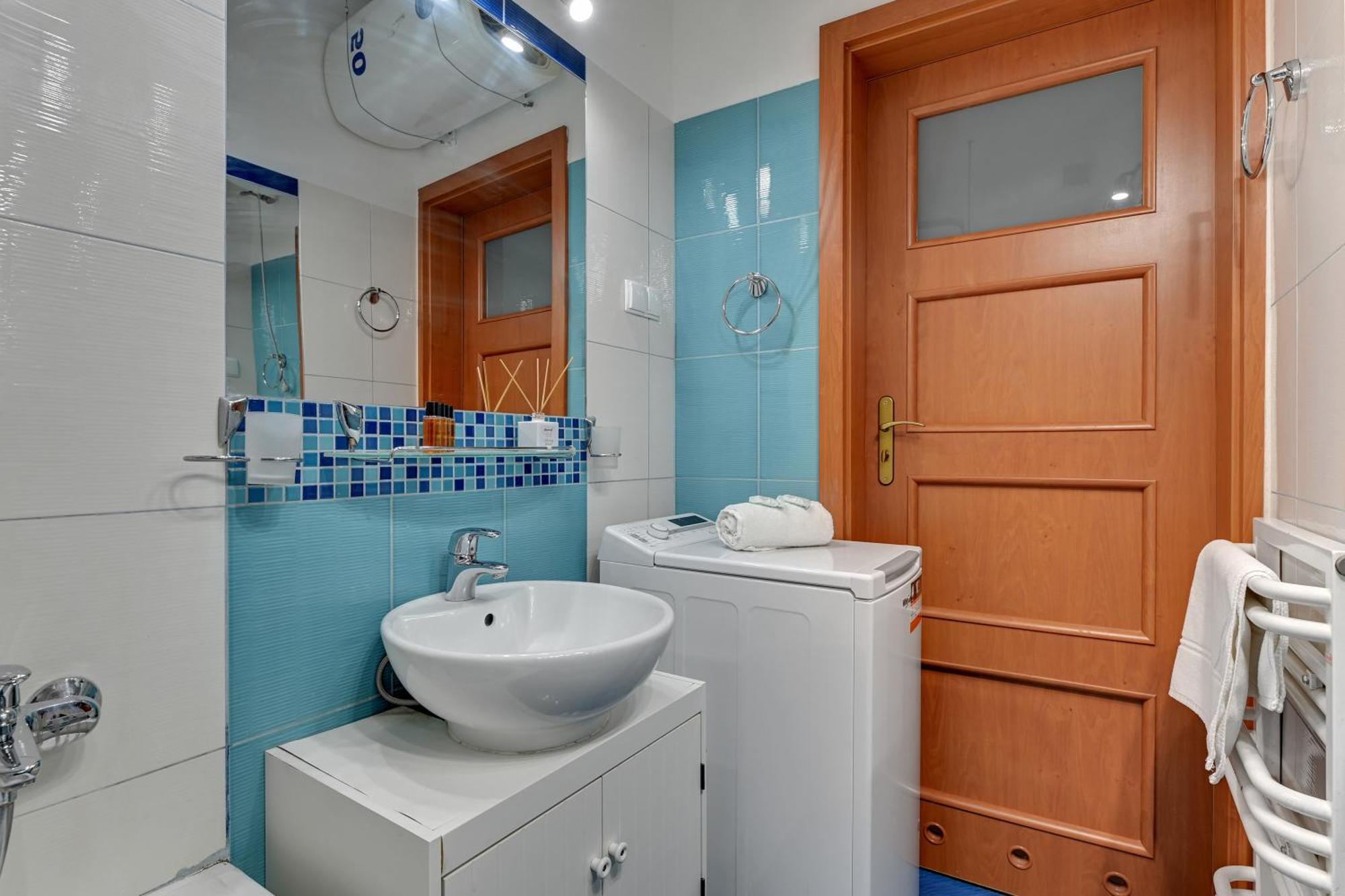 Orange Old Town Apartment