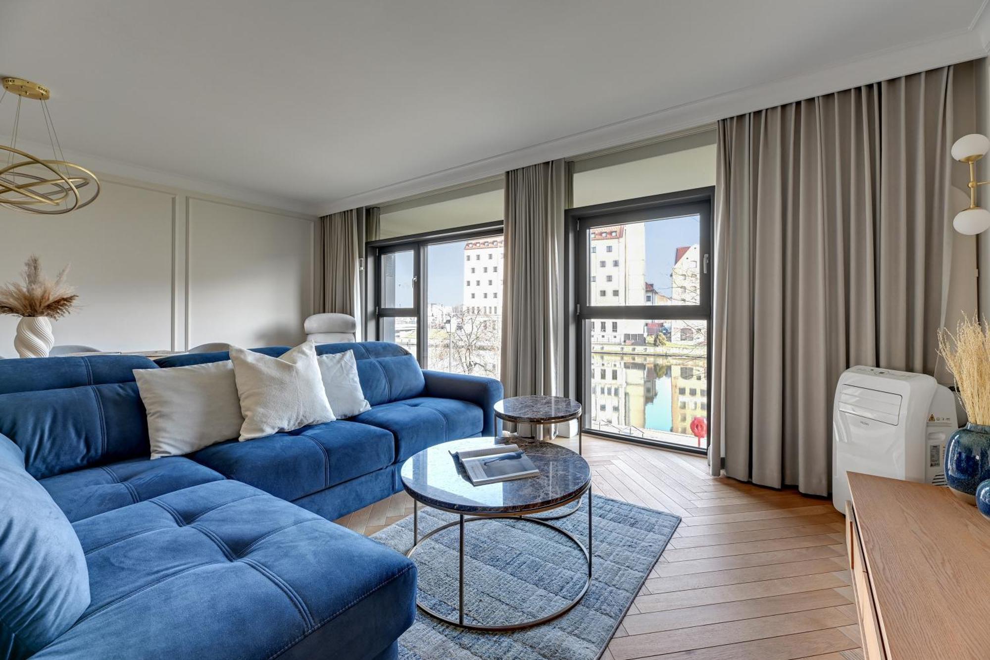 Wintera & Parking By Downtown Apartment