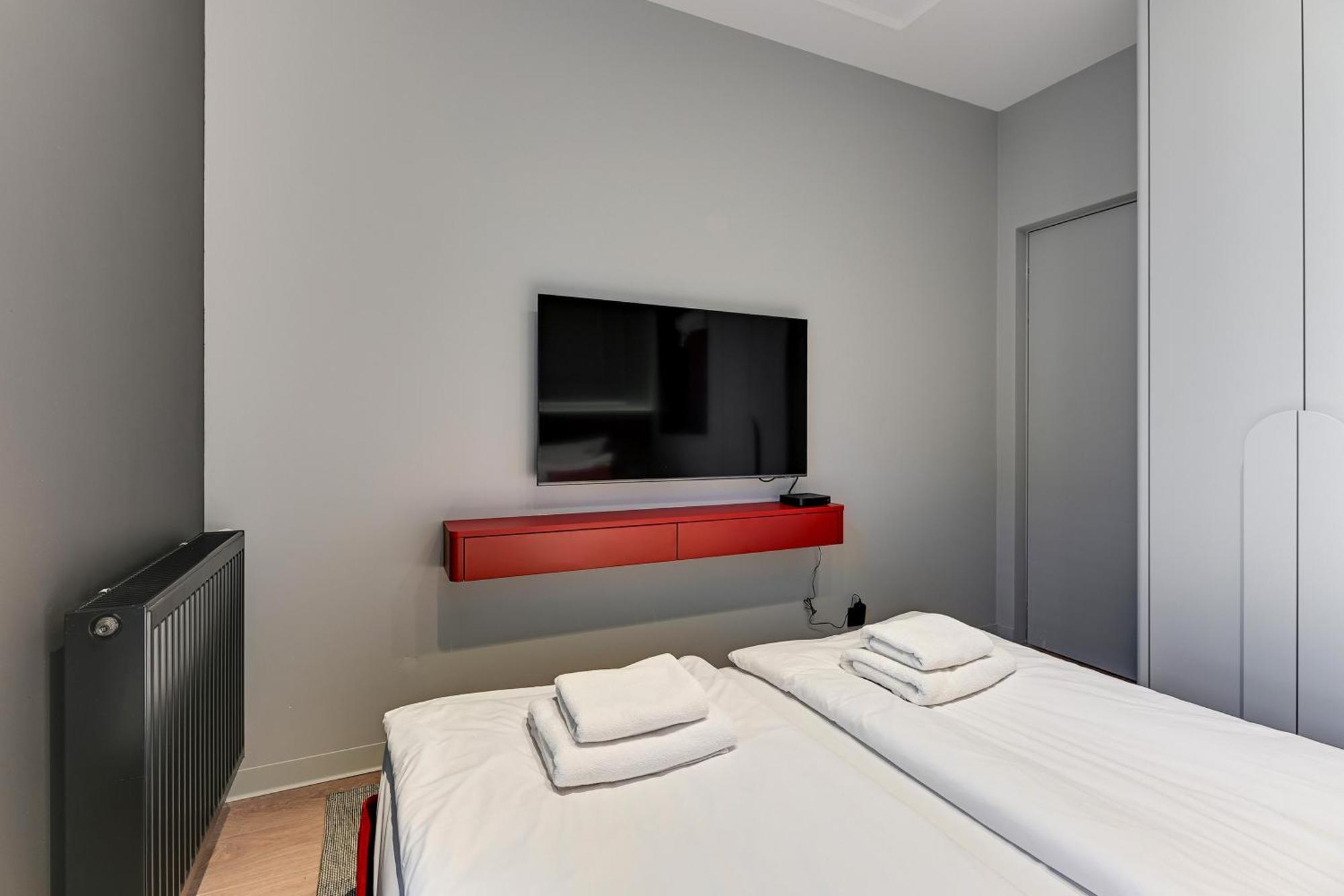 Scala Center & Parking By Downtown *