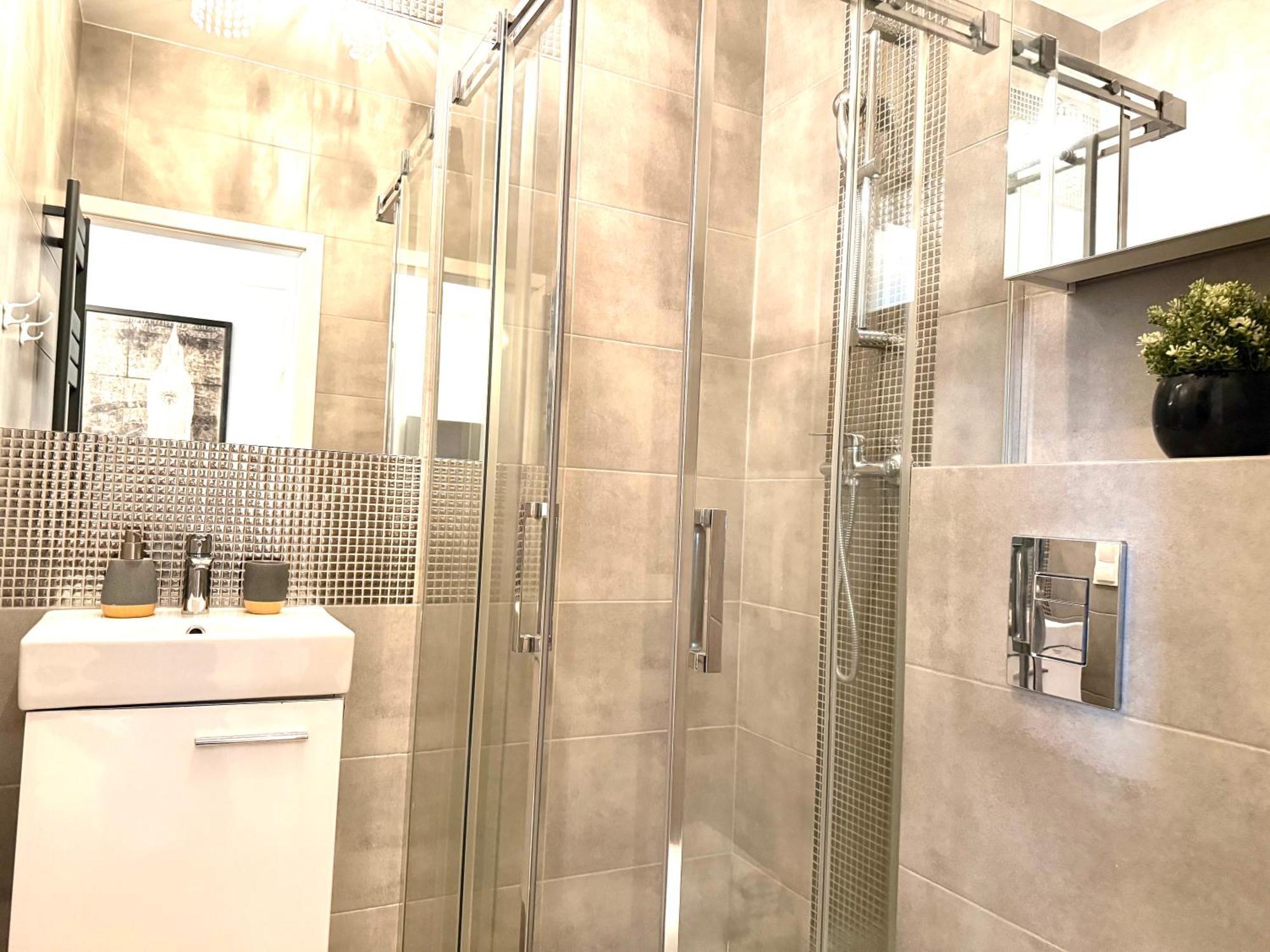Apartment Starogdanski 7 *