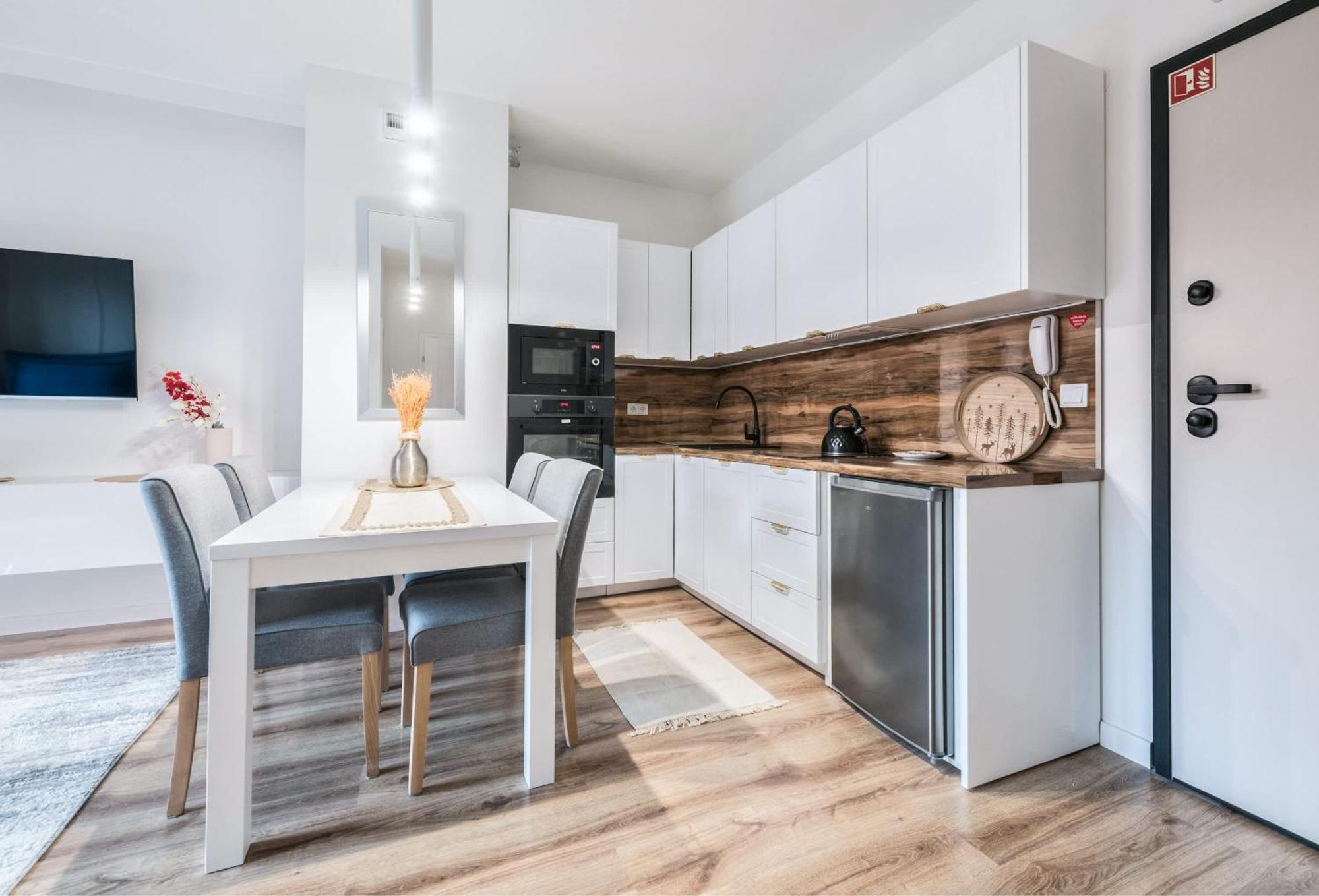 Dom & House Granaria Ii Superior On Granary Island By Renters