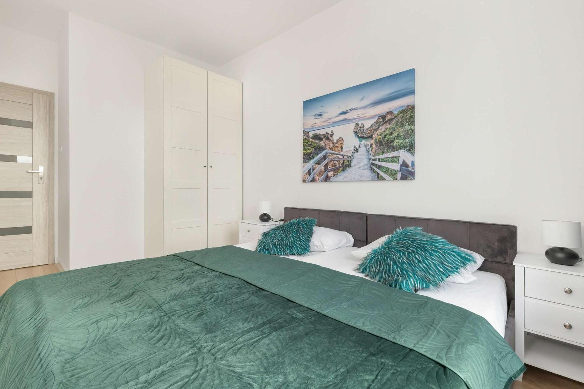 Sucha 33 Modern With Parking By Renters Apartament