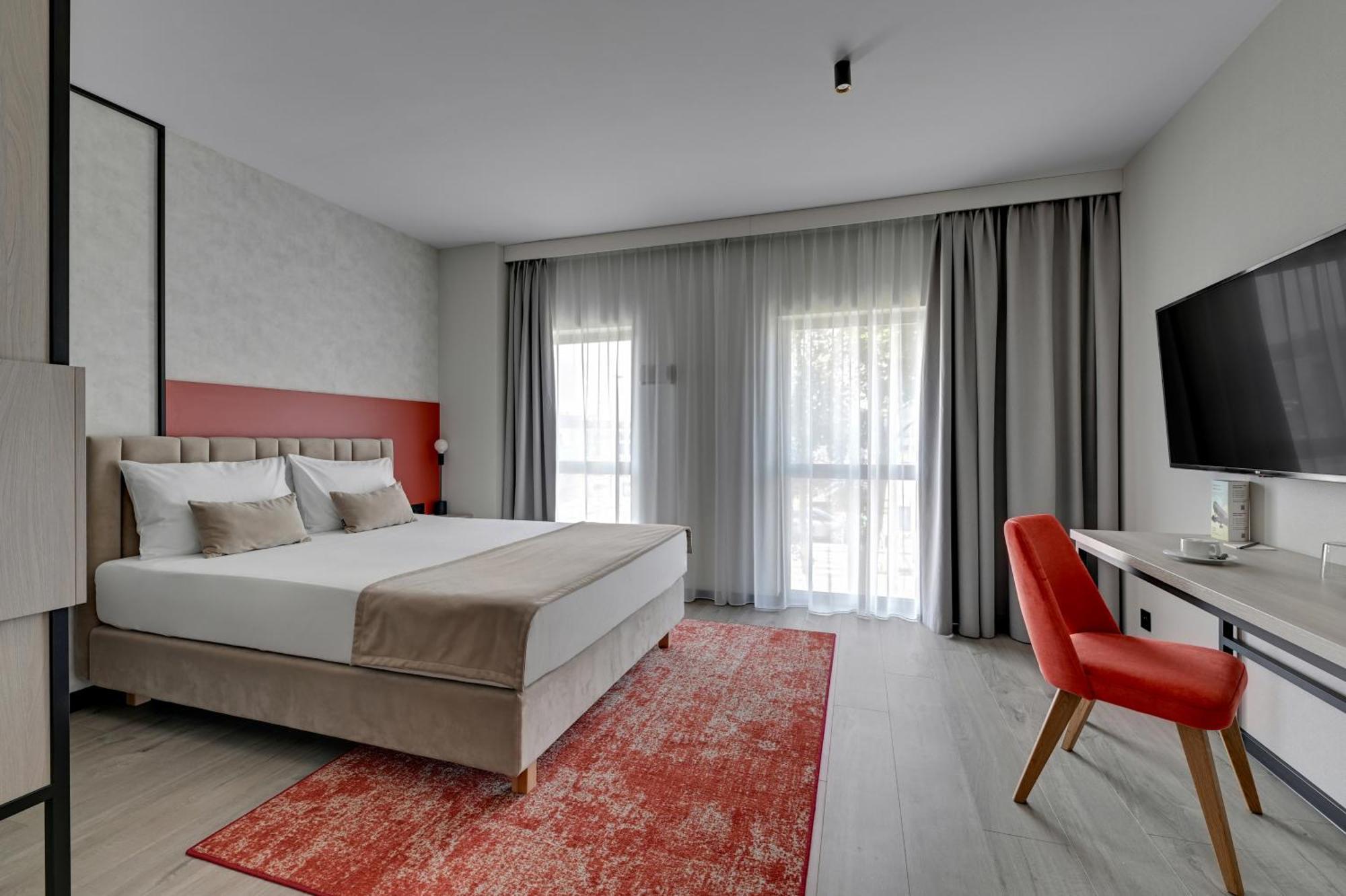 Milo Airport Hotel 3*