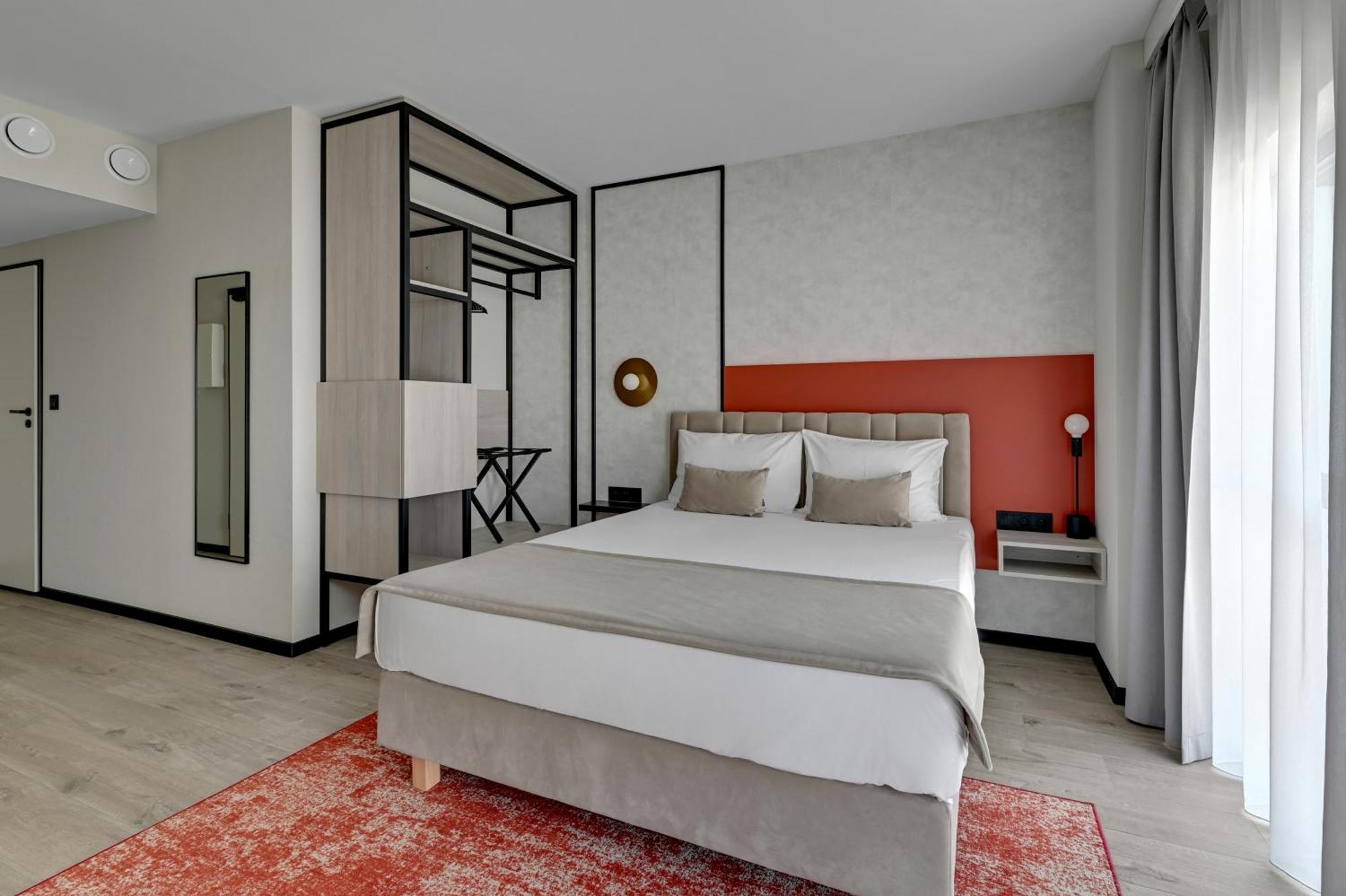 Hotel Milo Airport 3*