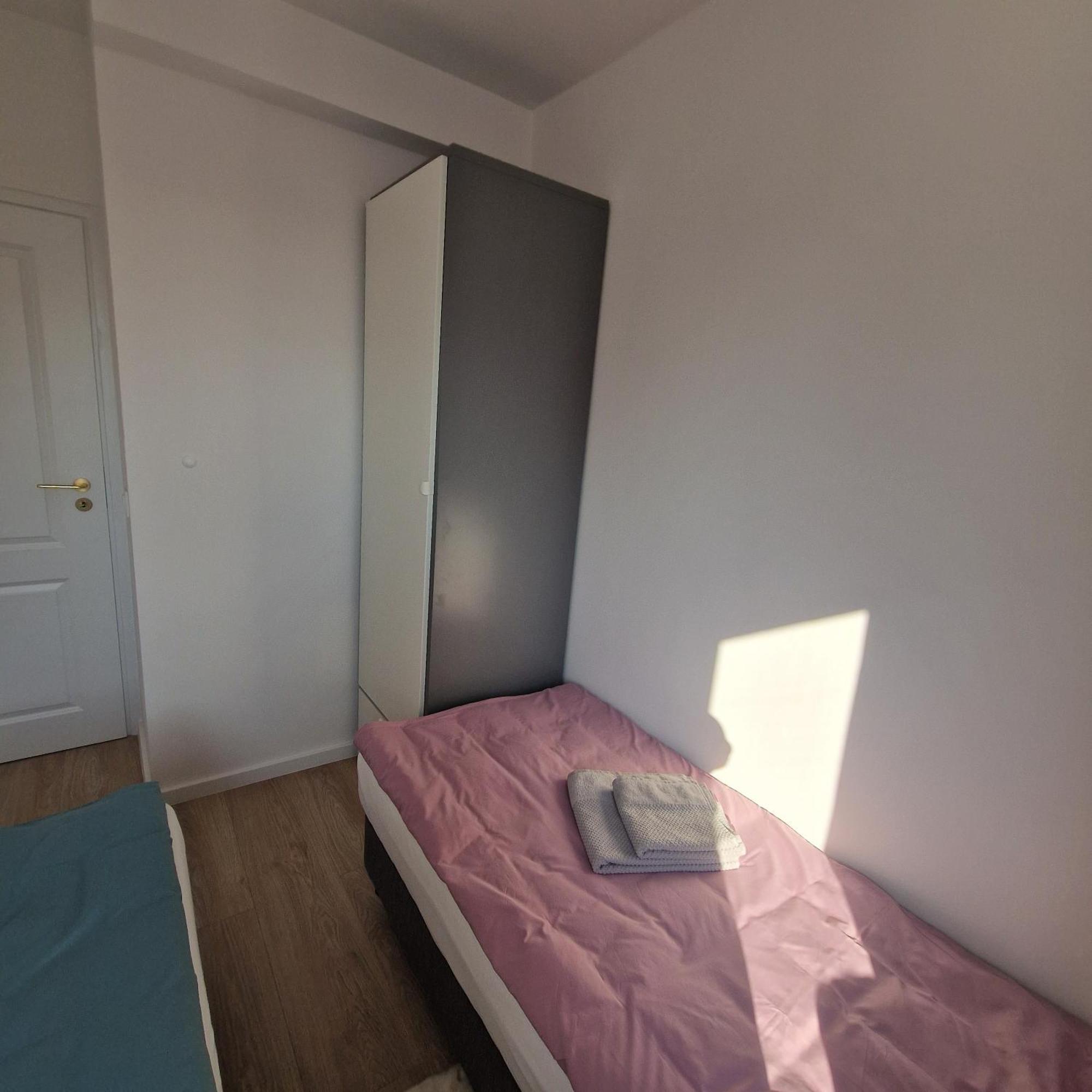 Broniewskiego 6