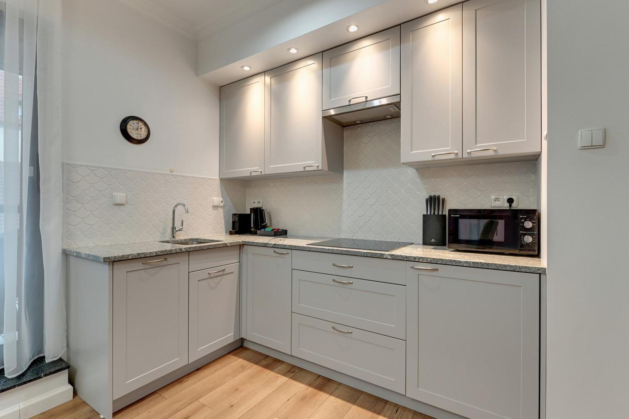 Deo Plaza Premium Suites, Riverside & Radisson By Downtown