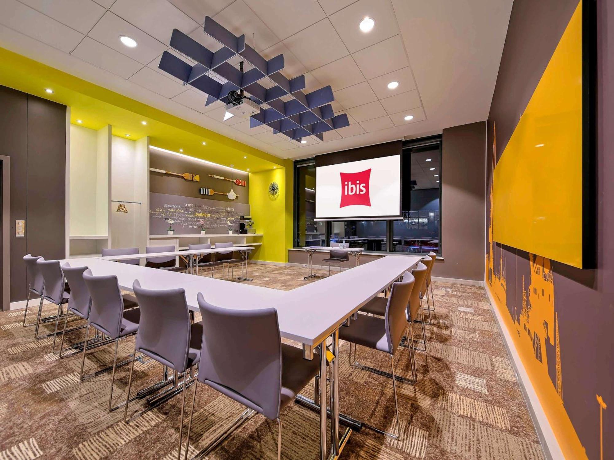 Ibis Stare Hotel 2*