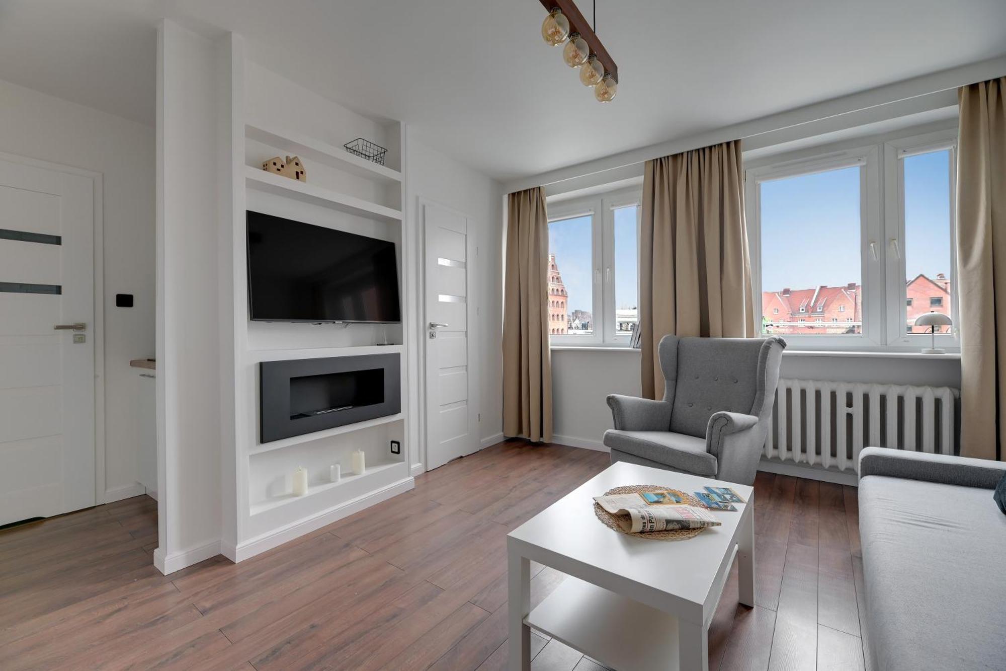 Motlawa Bulvar Z Widokiem Na Rzeke Motlawa By Downtown Gdansk