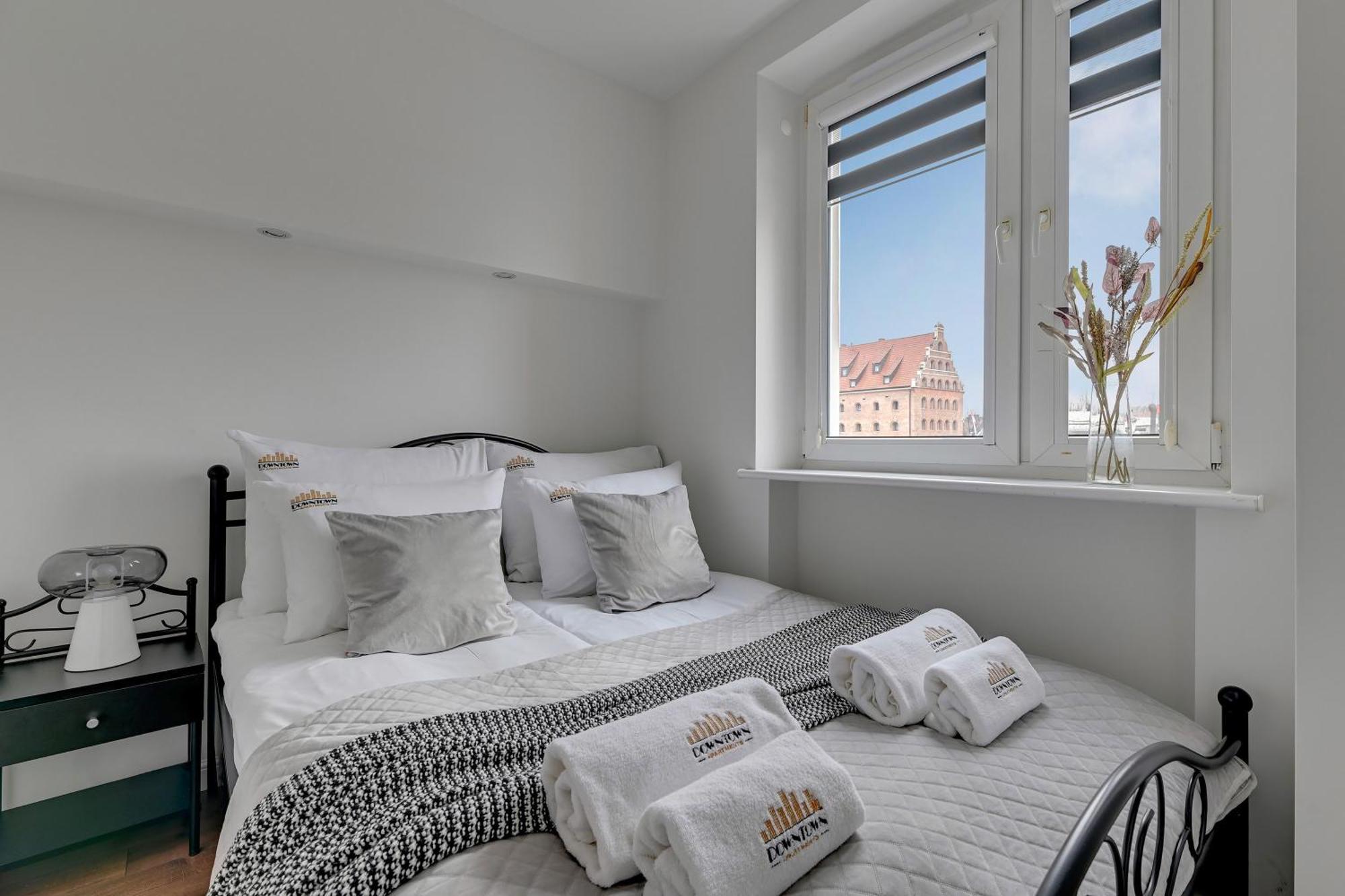 Motlawa Bulvar Z Widokiem Na Rzeke Motlawa By Downtown Gdansk