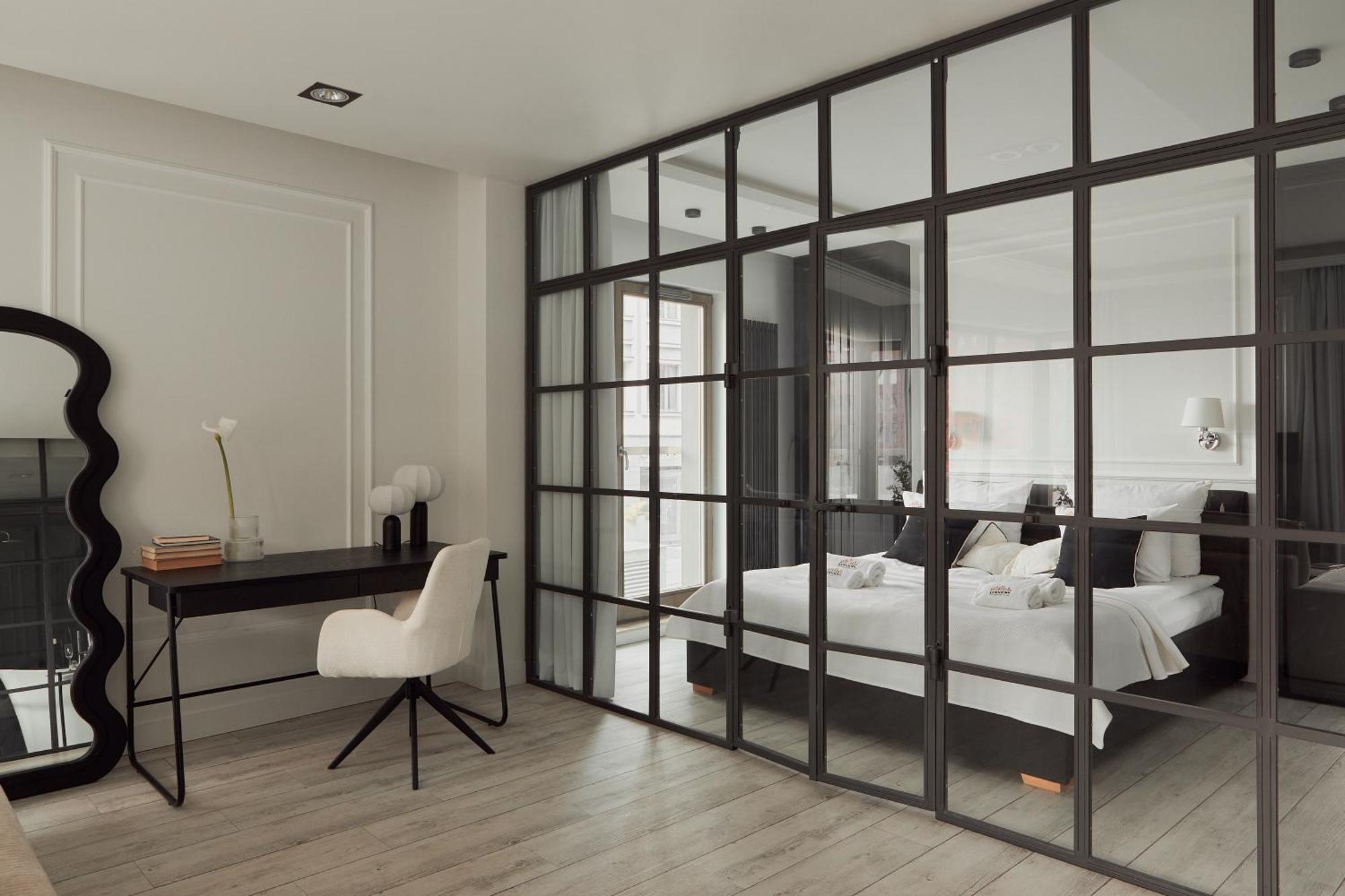Waterlane River View Premium Spa, Pool & Gym By Downtown Apartment