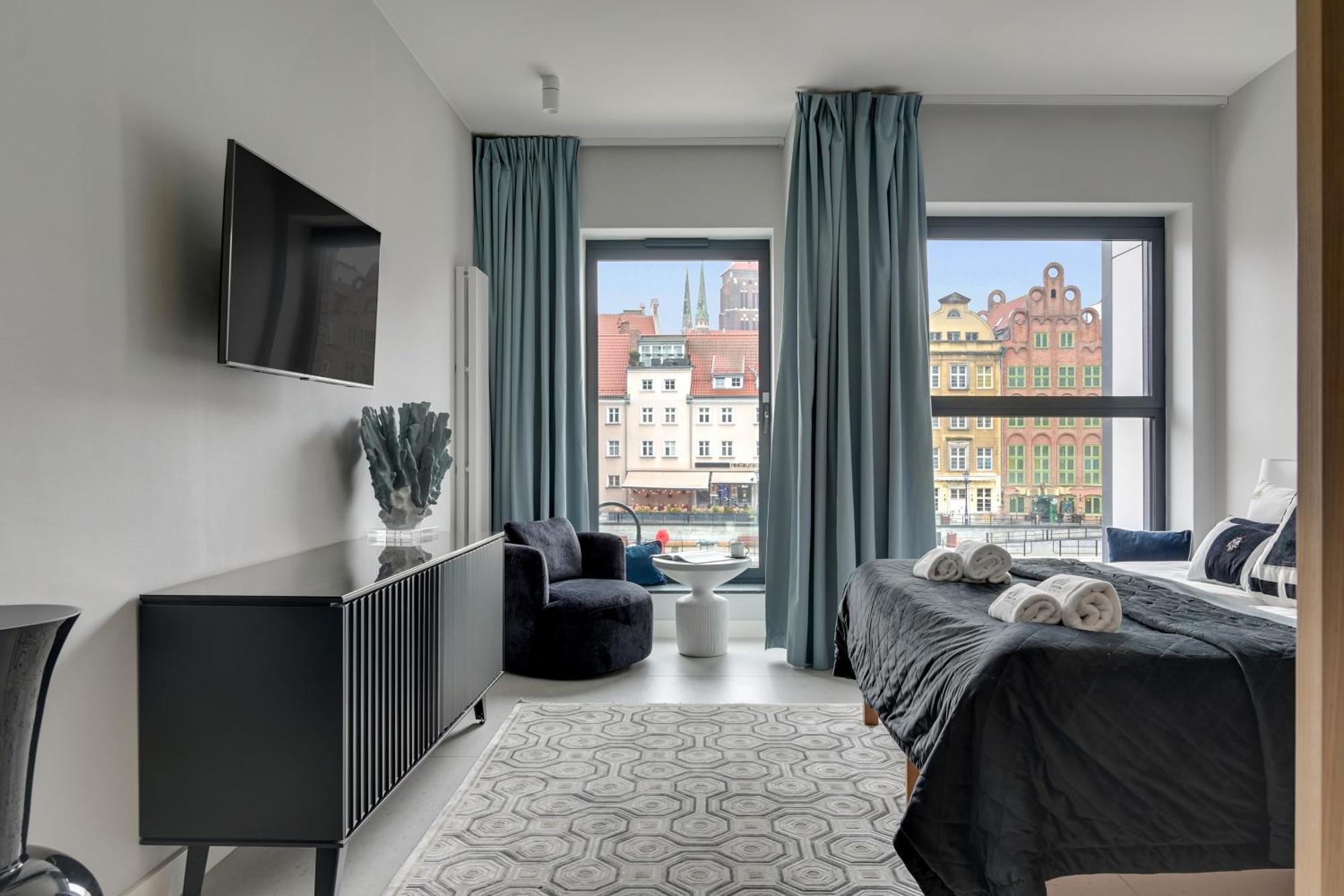 Deo Plaza Premium Suites, Riverside & Radisson By Downtown *