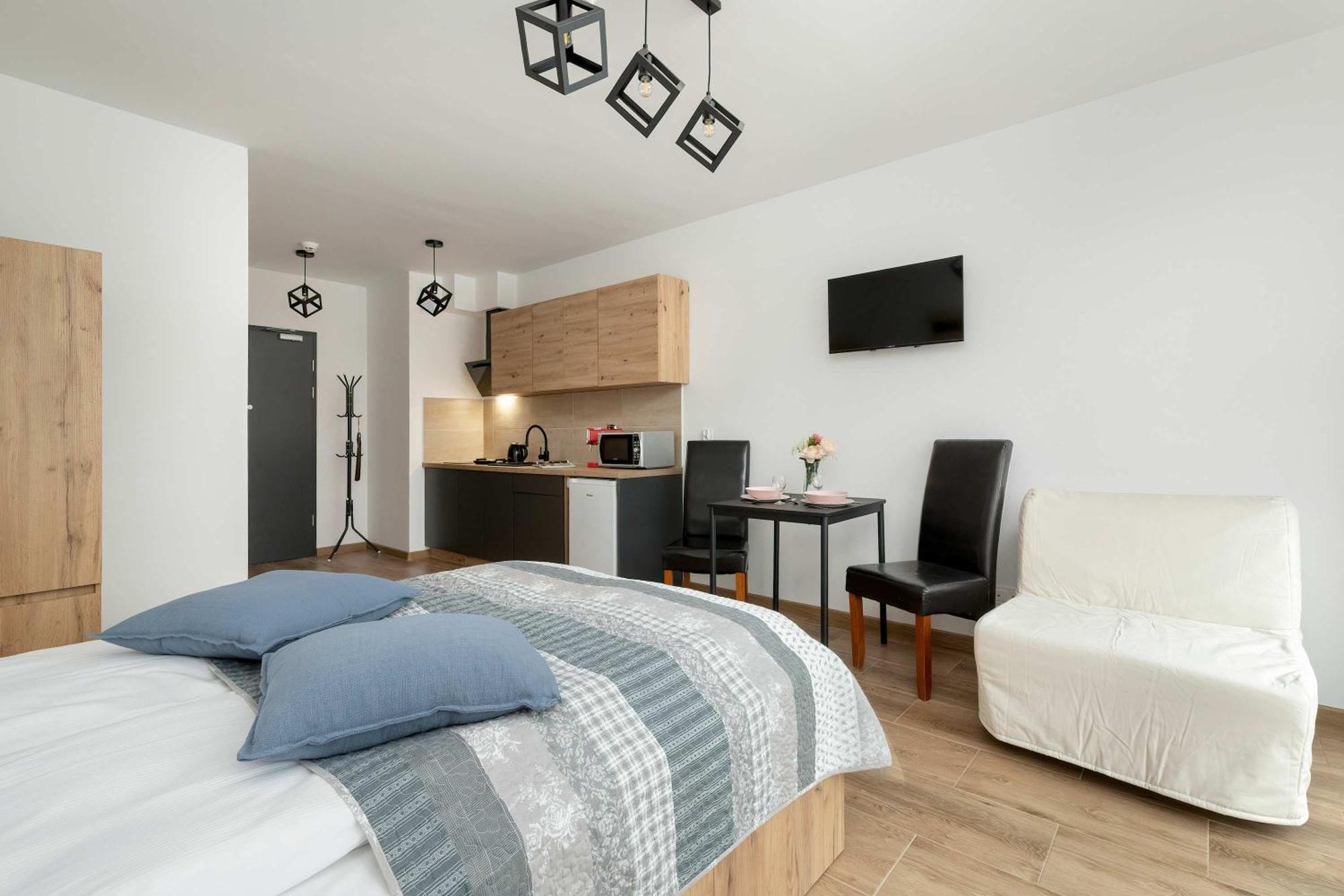 Pet-friendly Near Motlawa River In By Renters Apartment