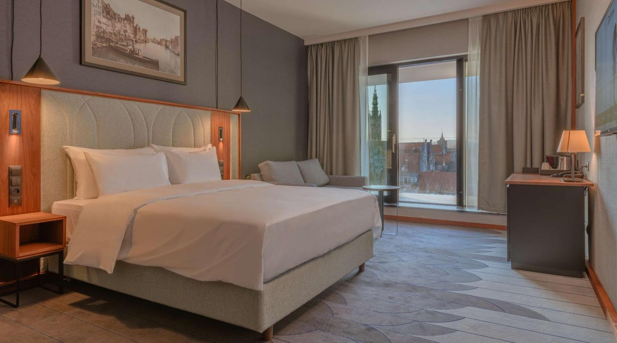 Hotel Radisson Hotel&suites, 4*