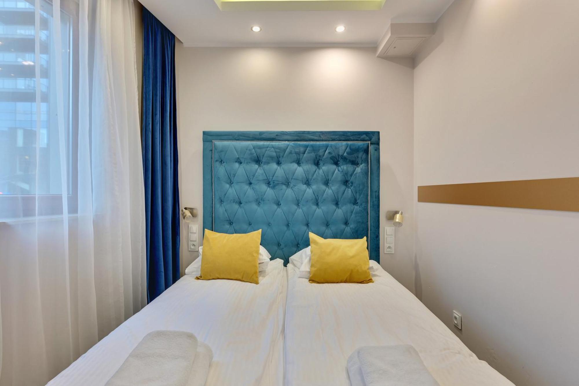 Flatbook - Center Waterlane Island Apartment