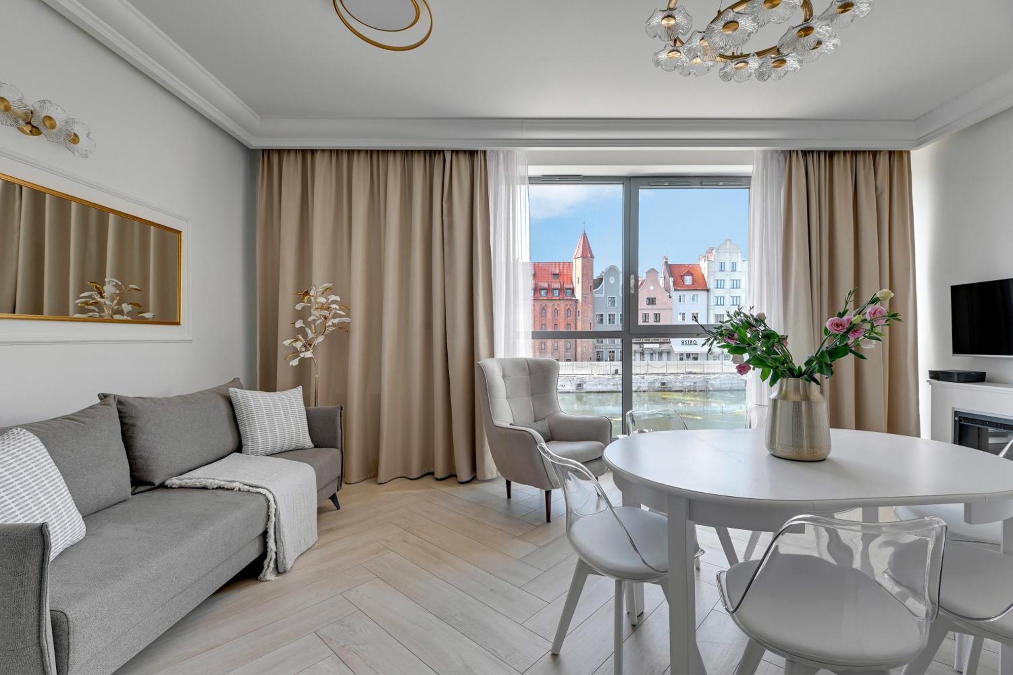 Old & River View Premium By Lion Apartment Danzig